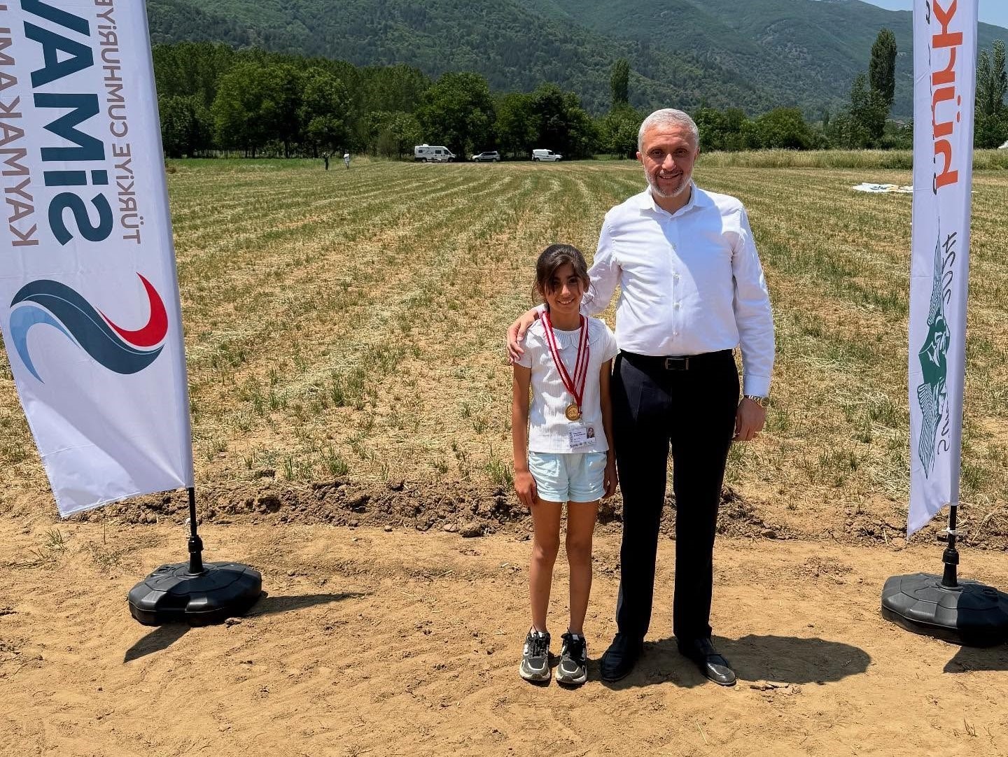 Simav Eynal Paraşüt ve Havacılık Festivali’nde 2 günde 175 sporcu 550 sorti uçuş gerçekleştirdi 