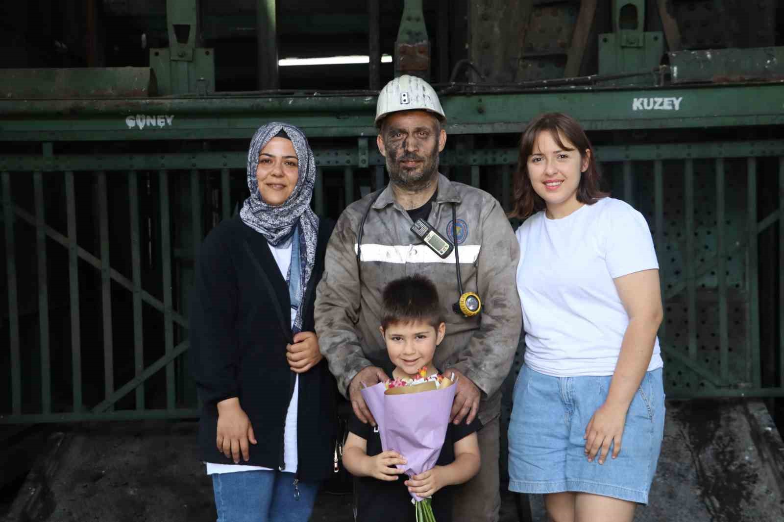 En güzel Babalar Günü: Ocaktan çıkıp ailelerine koştular 