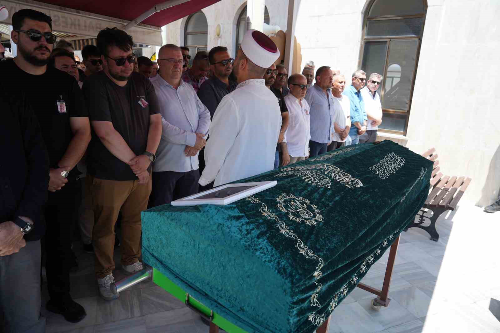 Edremit turizminin öncülerinden Adem Kuşçuoğlu hayatını kaybetti 