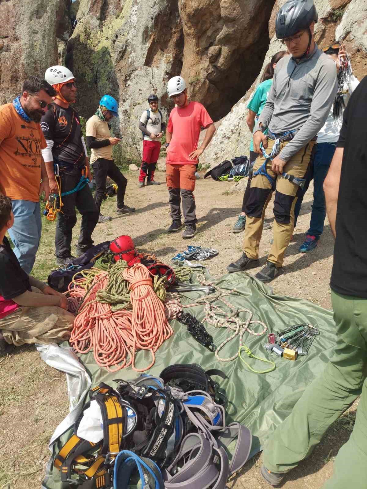 Tek İp Boyu Dağcılık Eğitimi Kayseri’de tamamlandı 