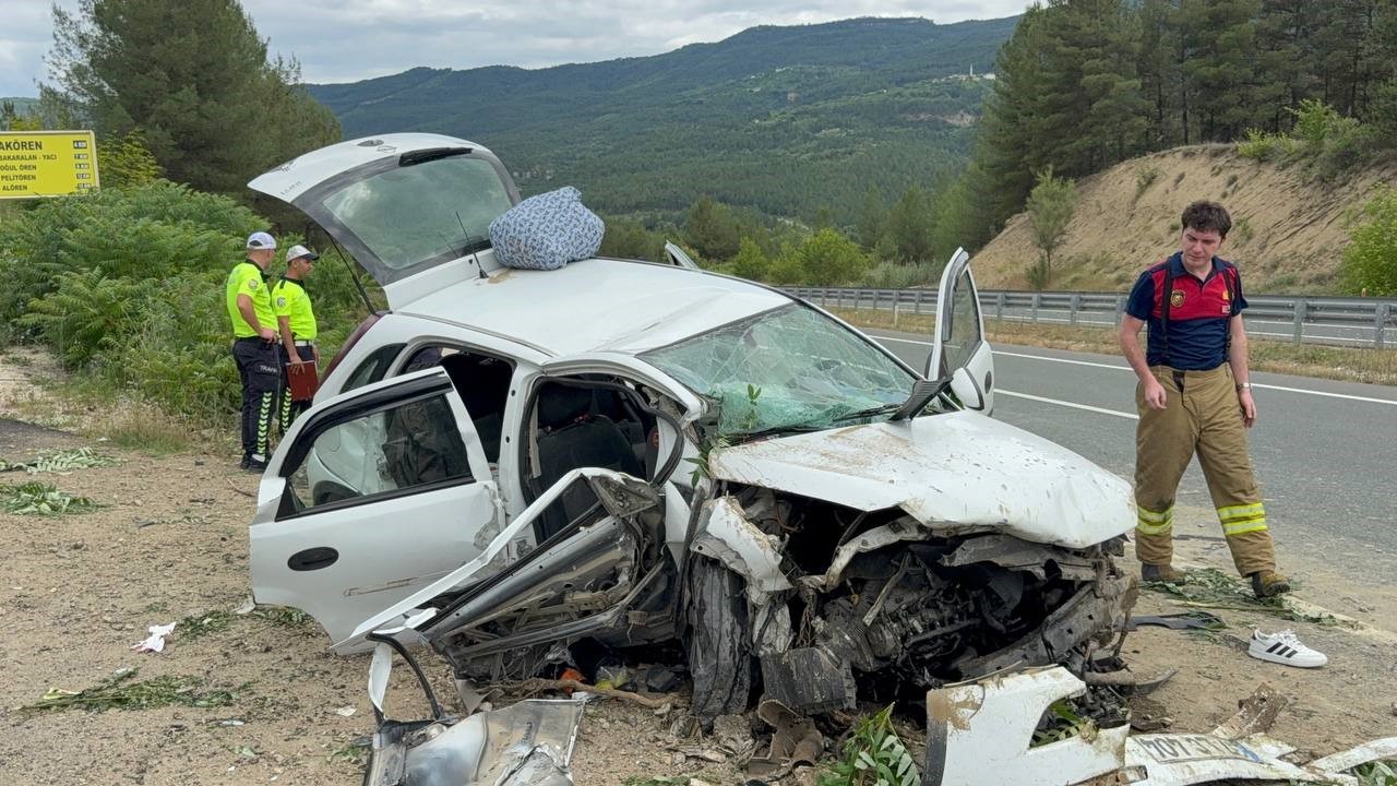Karabük’te yoldan çıkan otomobil beton menfeze çarptı: 1 ölü, 3 ağır yaralı 