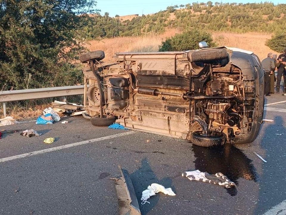 Uşak’ta hafif ticari aracın devrildi: 1 ölü, 4 yaralı 
