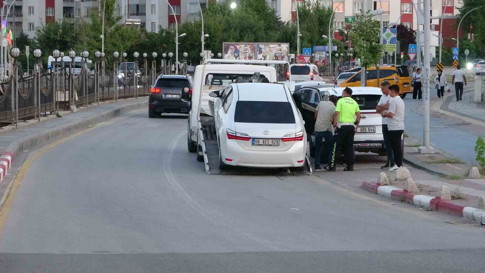 Malatya’da iki otomobil çarpıştı: 2 yaralı 
