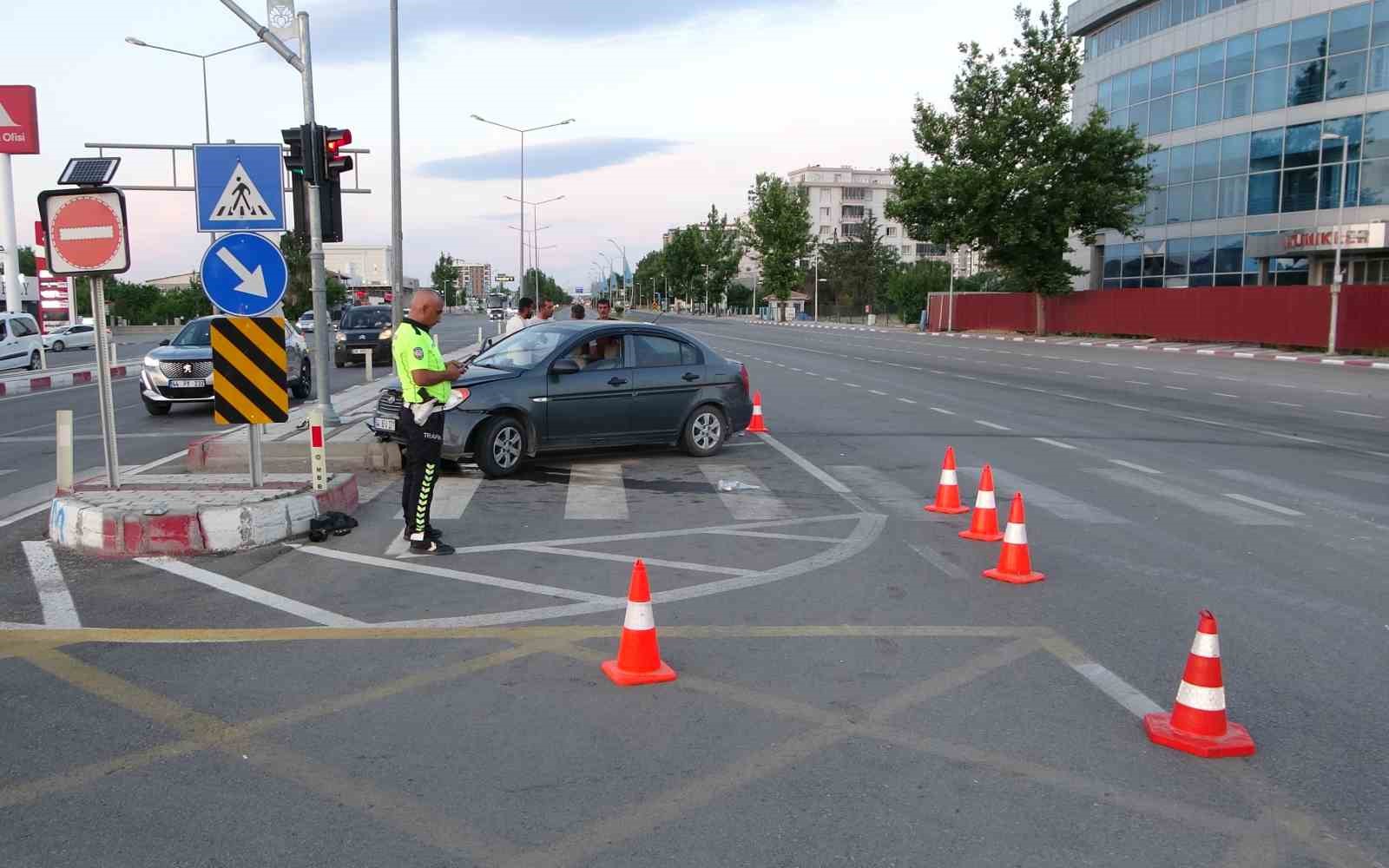 Malatya’da iki otomobil çarpıştı: 2 yaralı 