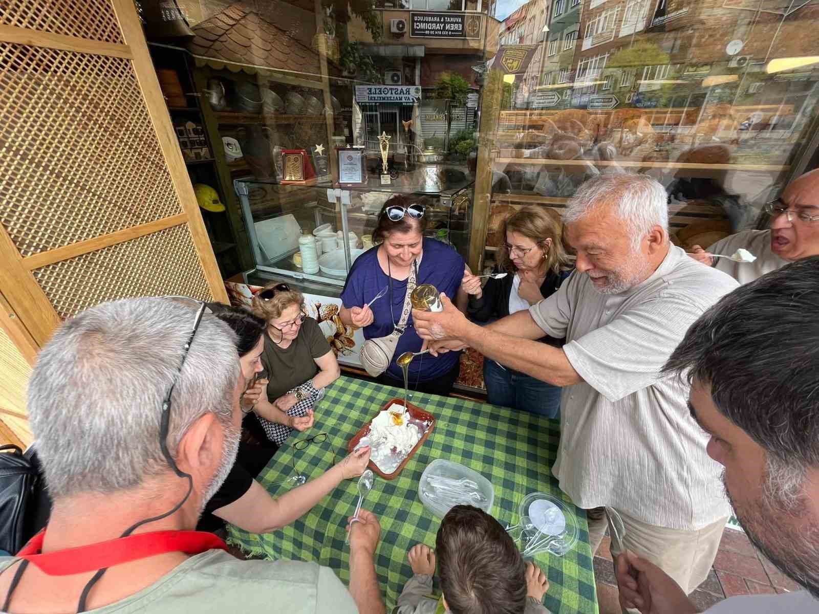 Turistik Karaelmas Ekspresi yolcuları Zonguldak’ın yöresel lezzetlerini tattı 