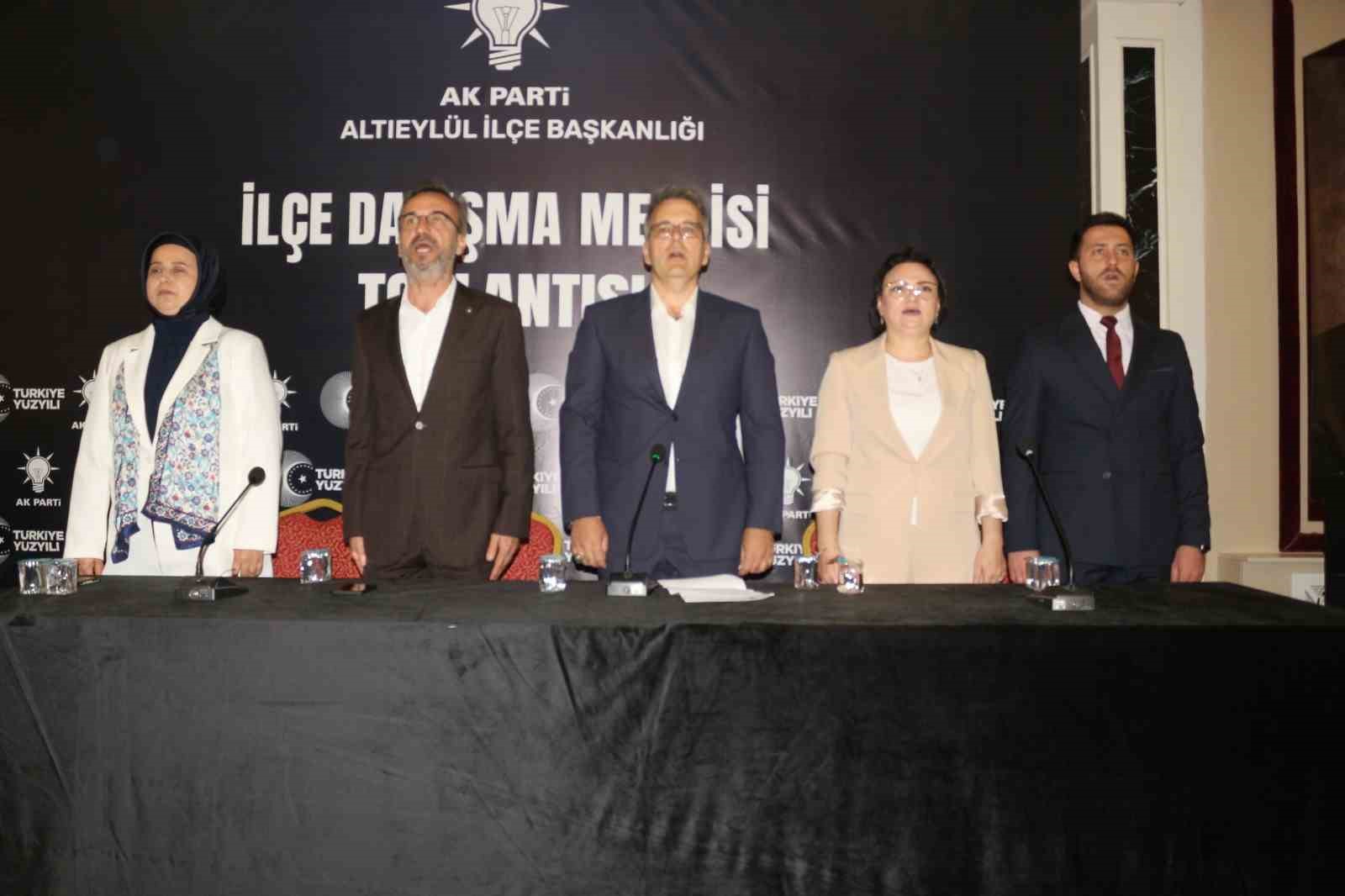 AK Parti Karesi İlçe Başkanlığı Danışma Meclisi toplandı 