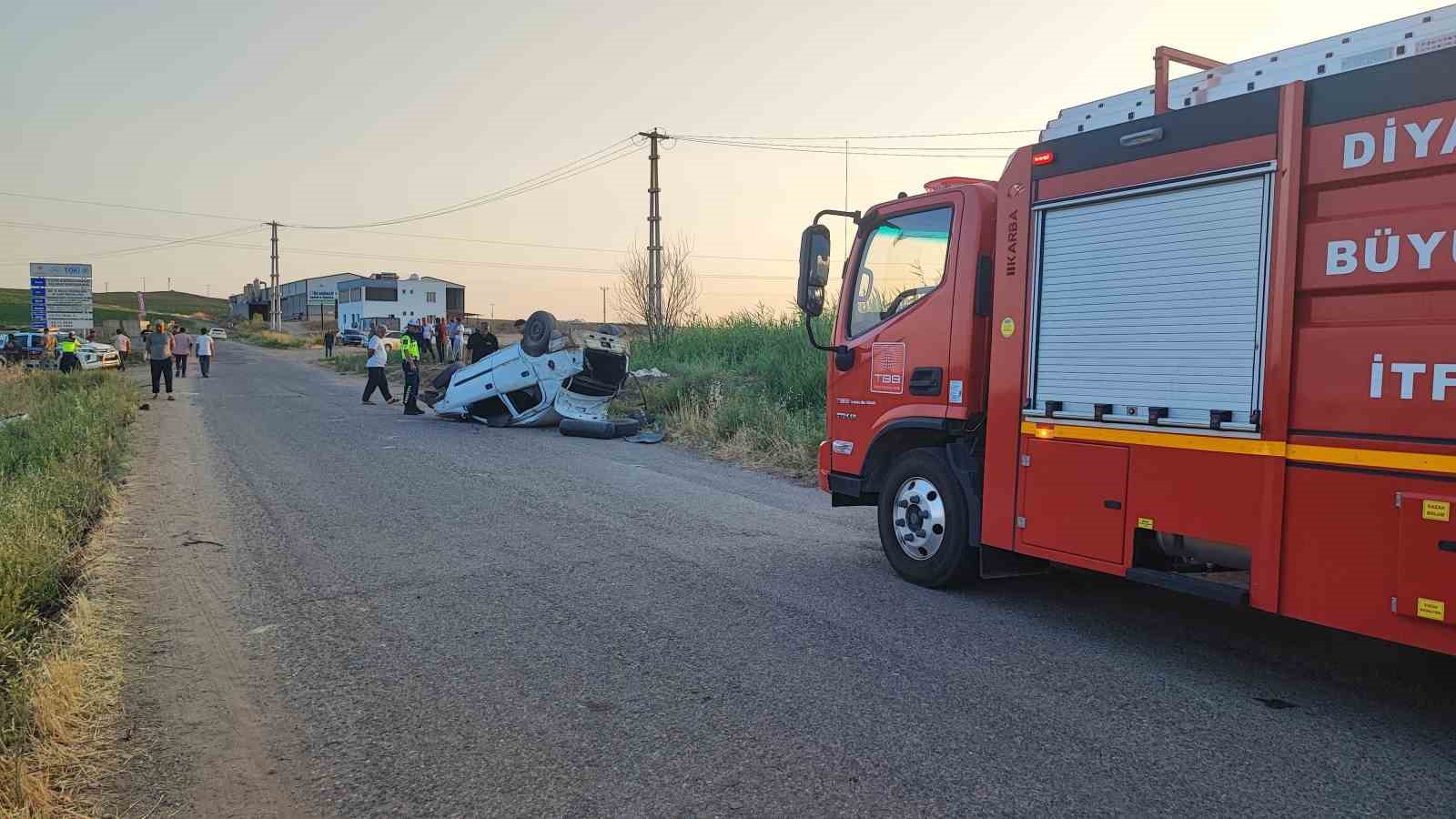 Diyarbakır’da otomobil devrildi: 1 ölü, 4 yaralı 