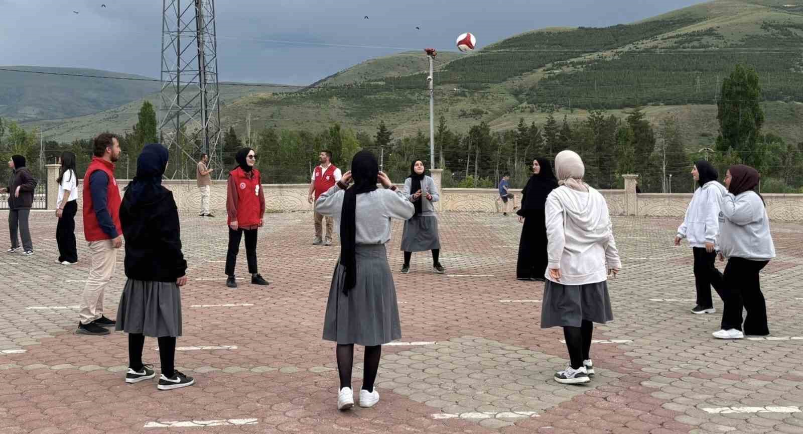 Bayburt’ta lise öğrencilerine yönelik yıl sonu şenliği düzenlendi 