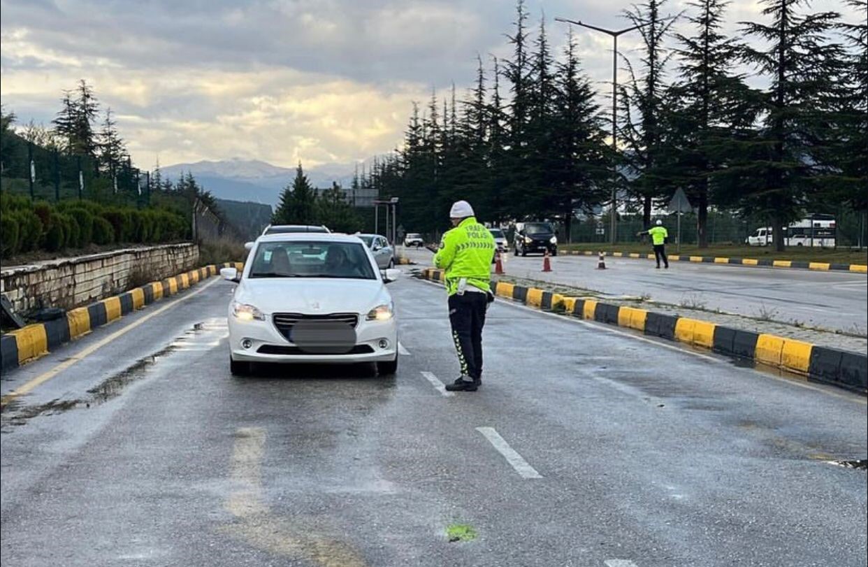 Isparta’da bir haftada binlerce kişi sorgulandı, yüzlerce sürücüye ceza kesildi 