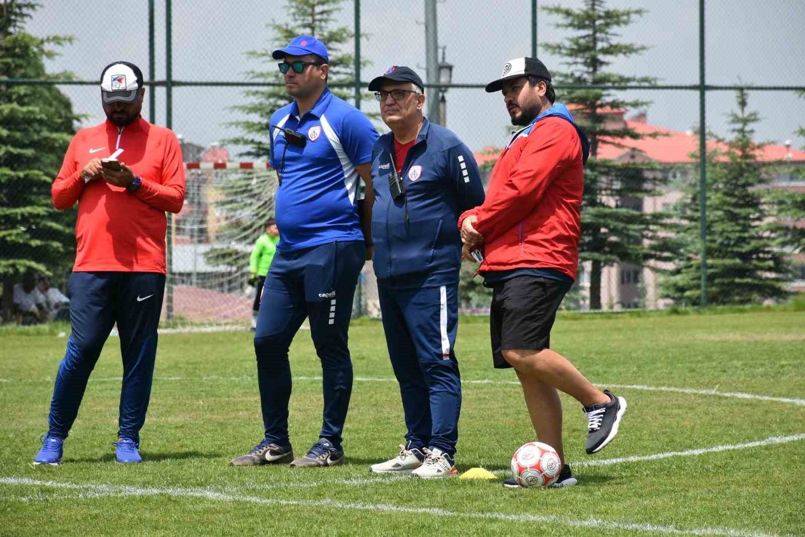Altınordu futbol şenliği Erzurum’da yapıldı 