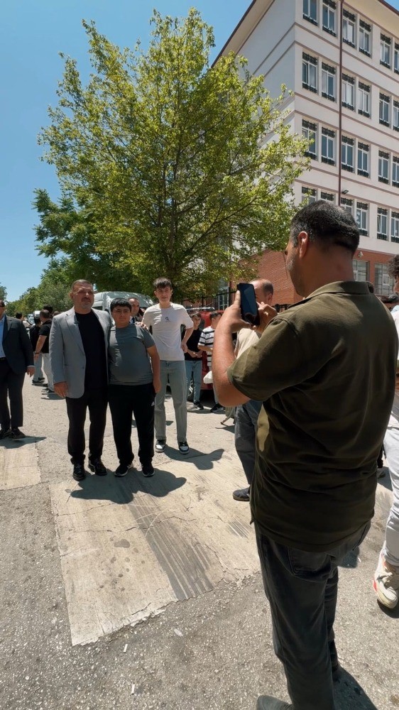 Sincan Belediyesi’nden sınava giren öğrencilere ve ailelerine çorba ikramı 