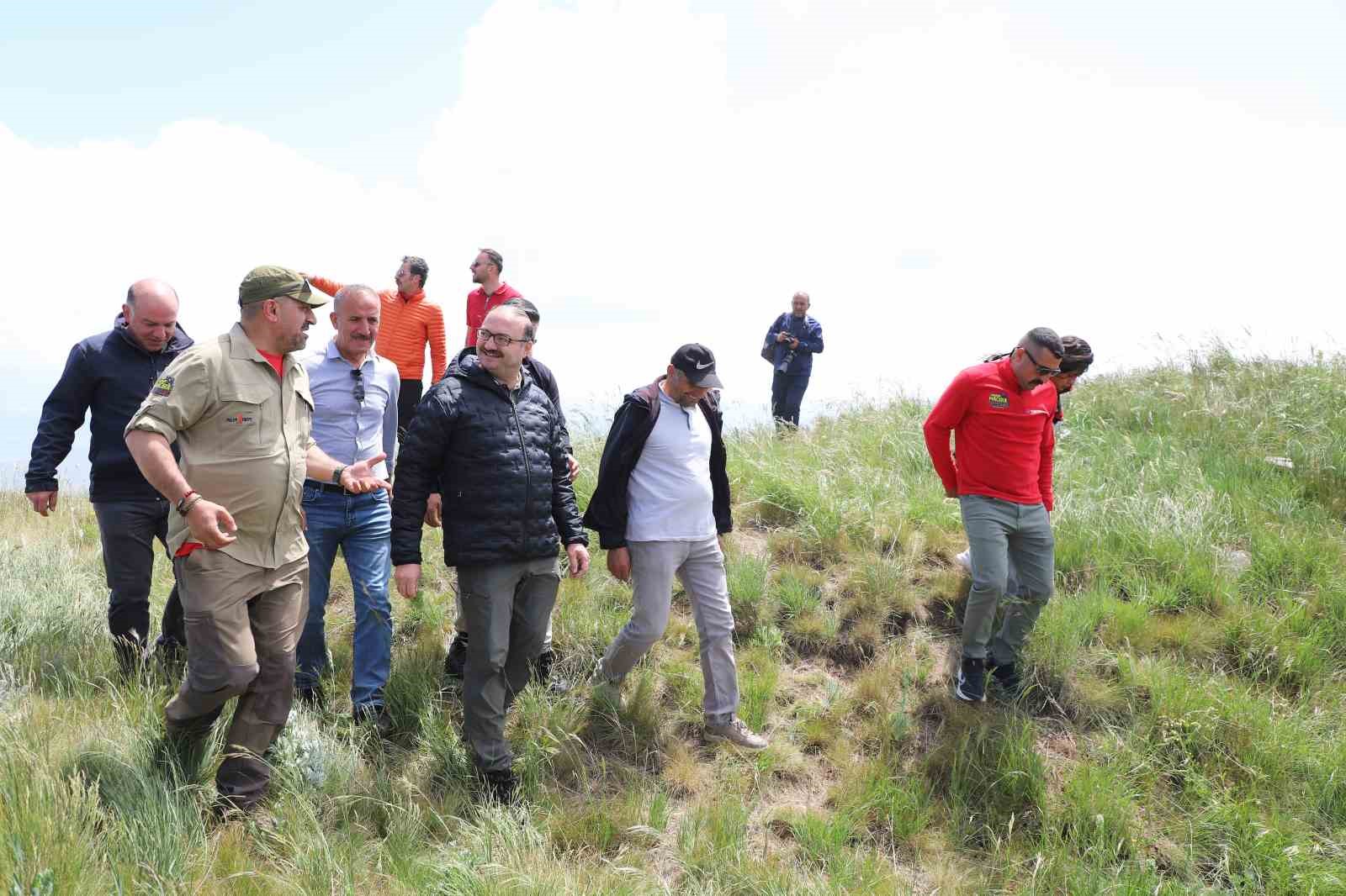 Tarihe pedallayarak ulaşıldı: Çobandede tabyasında anlamlı buluşma 