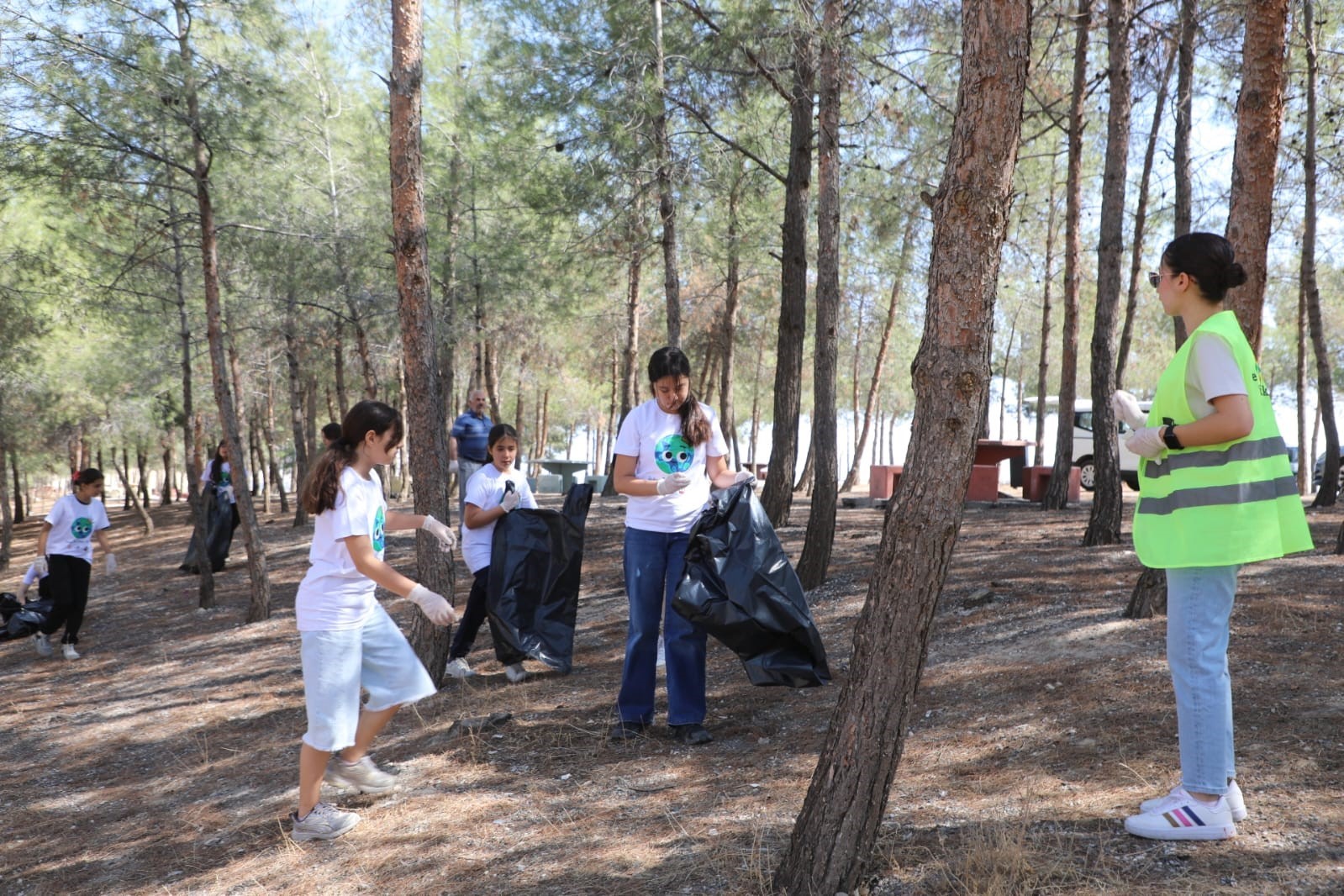 Kaymakam ve Başkandan çevre temizliği 