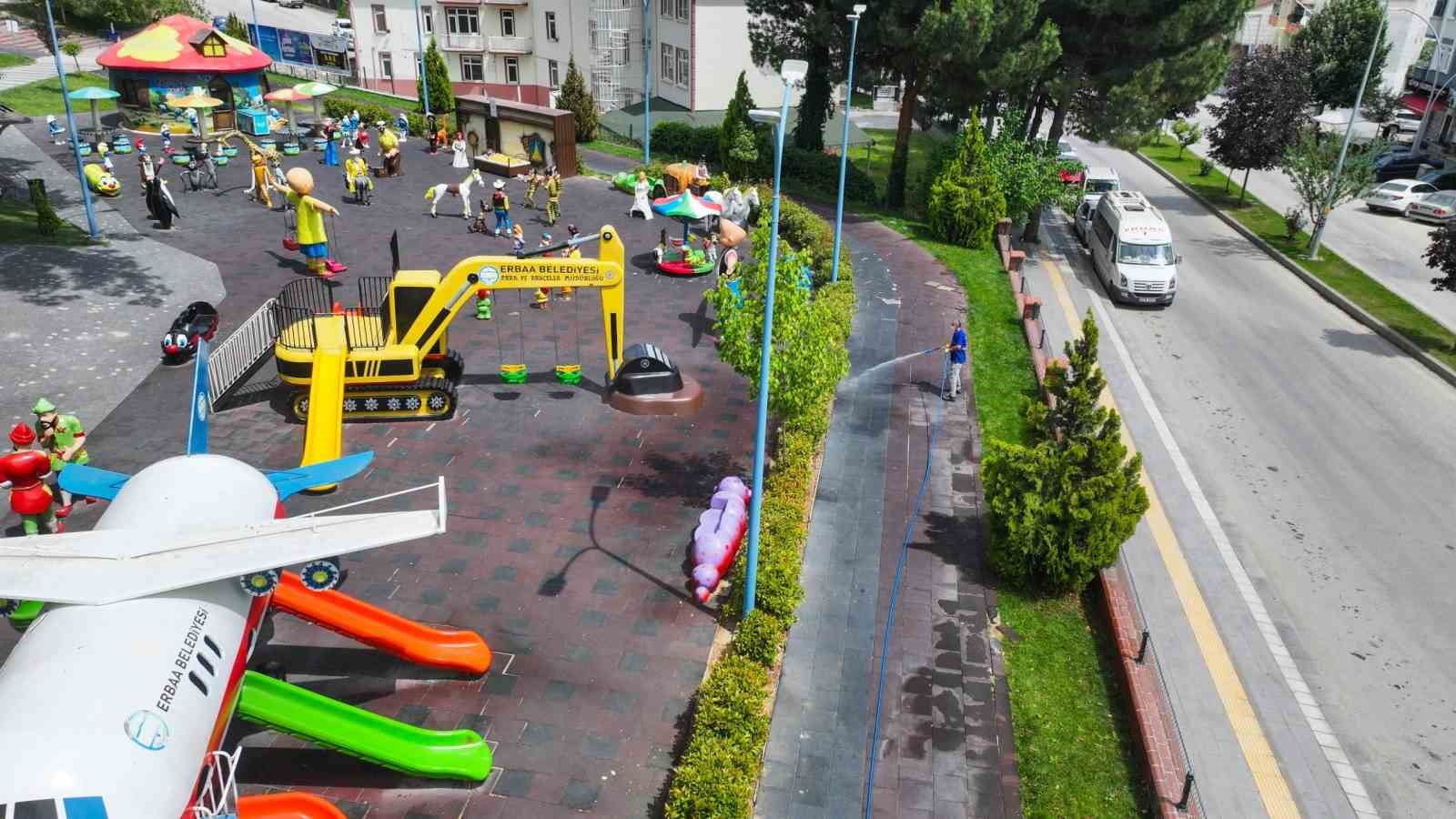 Erbaa Belediyesi’nden sinek ve kene seferberliği 