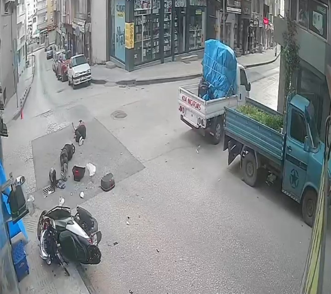 Ordu’da motosiklet ile panelvan çarpıştı: 2 yaralı 