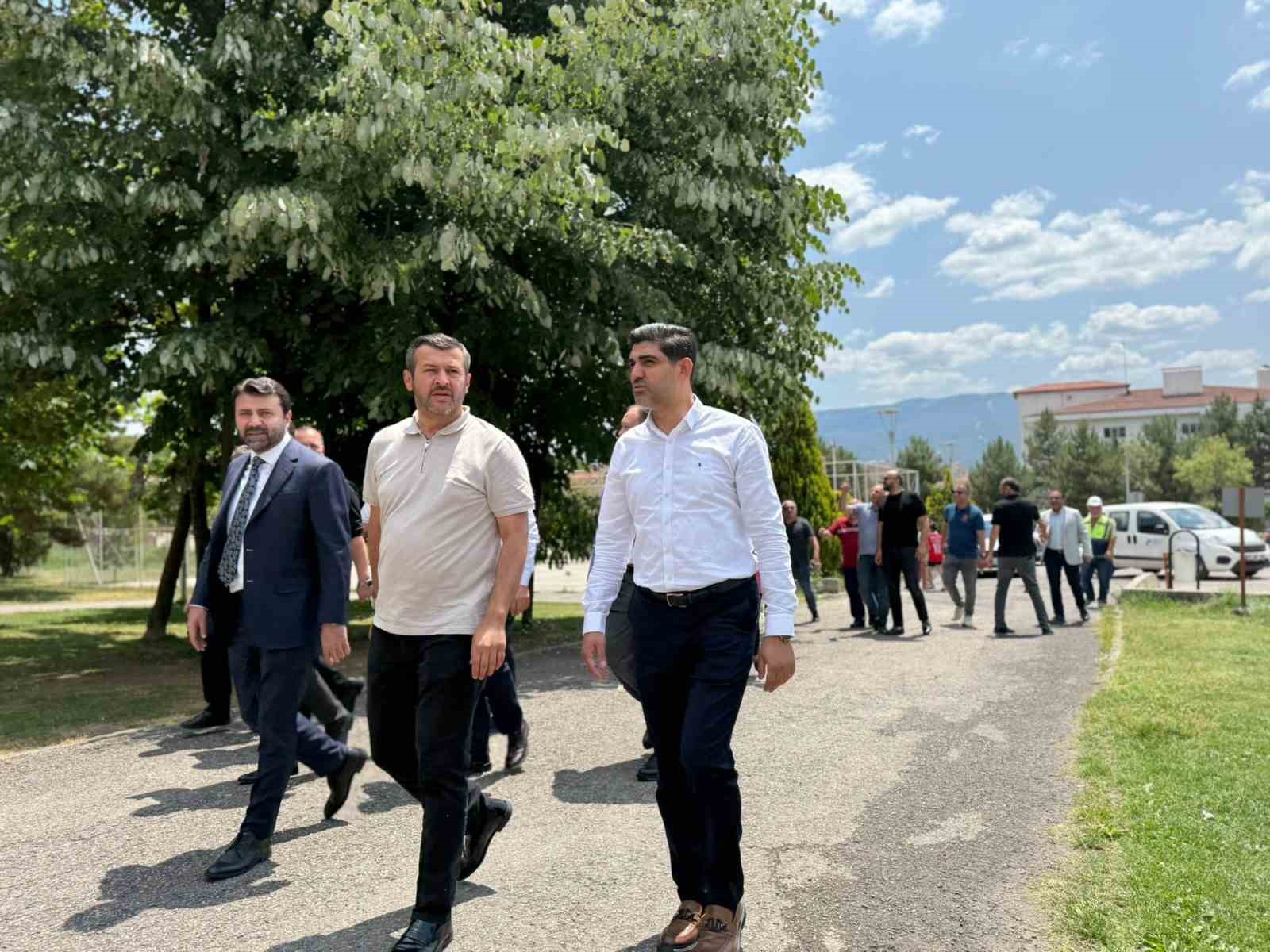 AK Parti heyeti, belediye çalışmalarını inceledi 