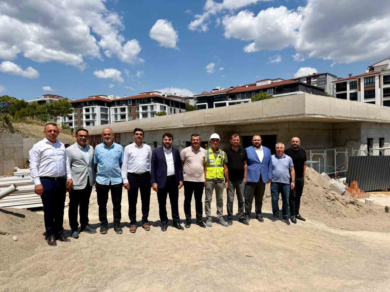 AK Parti heyeti, belediye çalışmalarını inceledi 