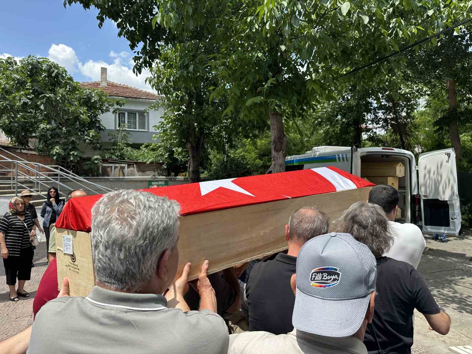 102 yaşındaki Muratlı’nın eğitim çınarına veda 