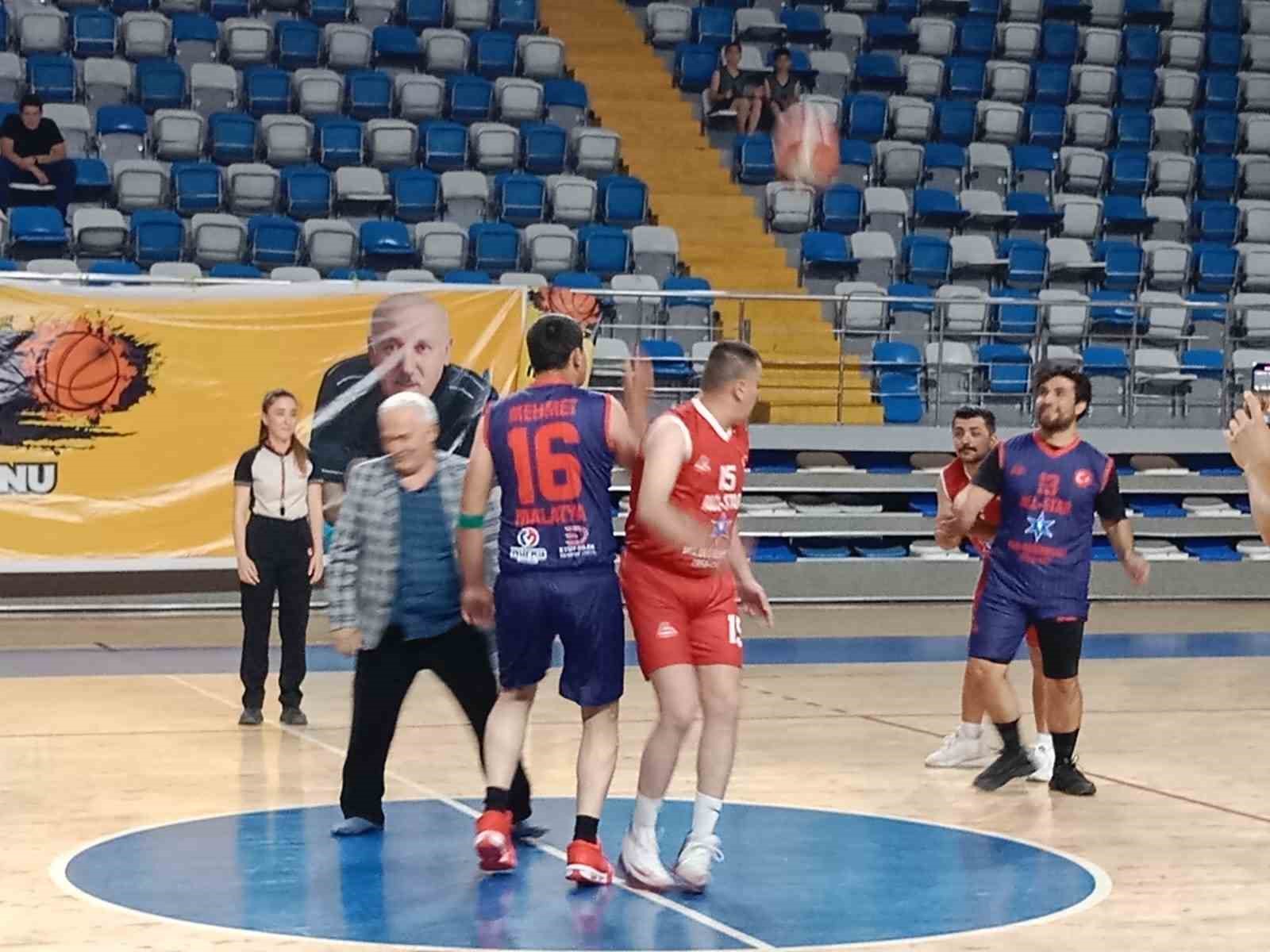 Malatya’da veteranlar parkede Nail Değirmenci için buluştu 