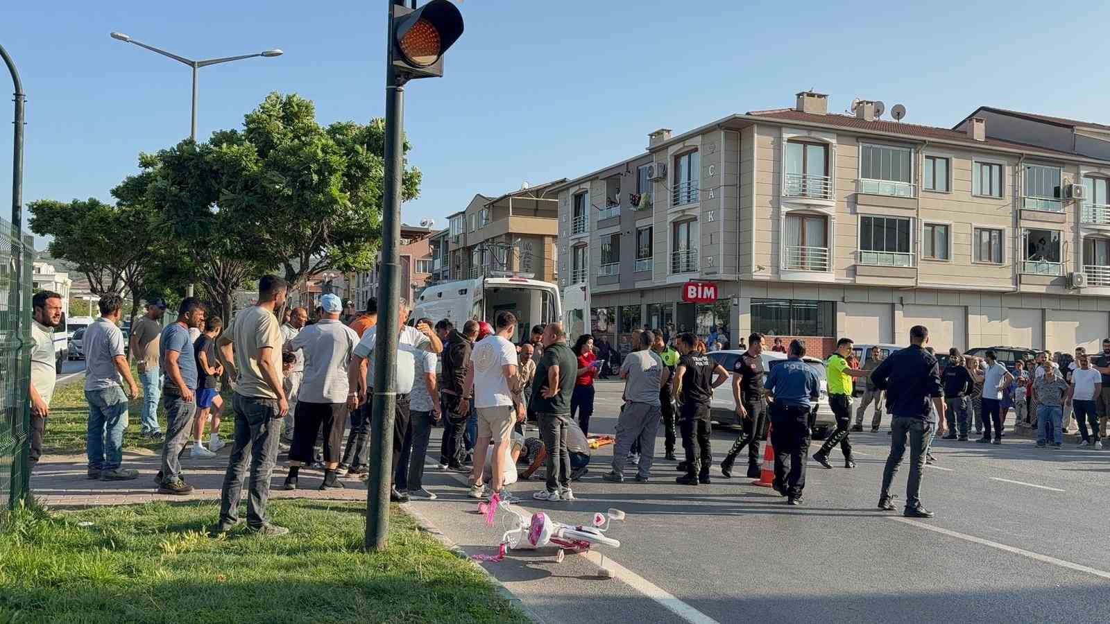 Bursa’da en acı kaza: Anne ve bisikletli kızı ağır yaralandı 