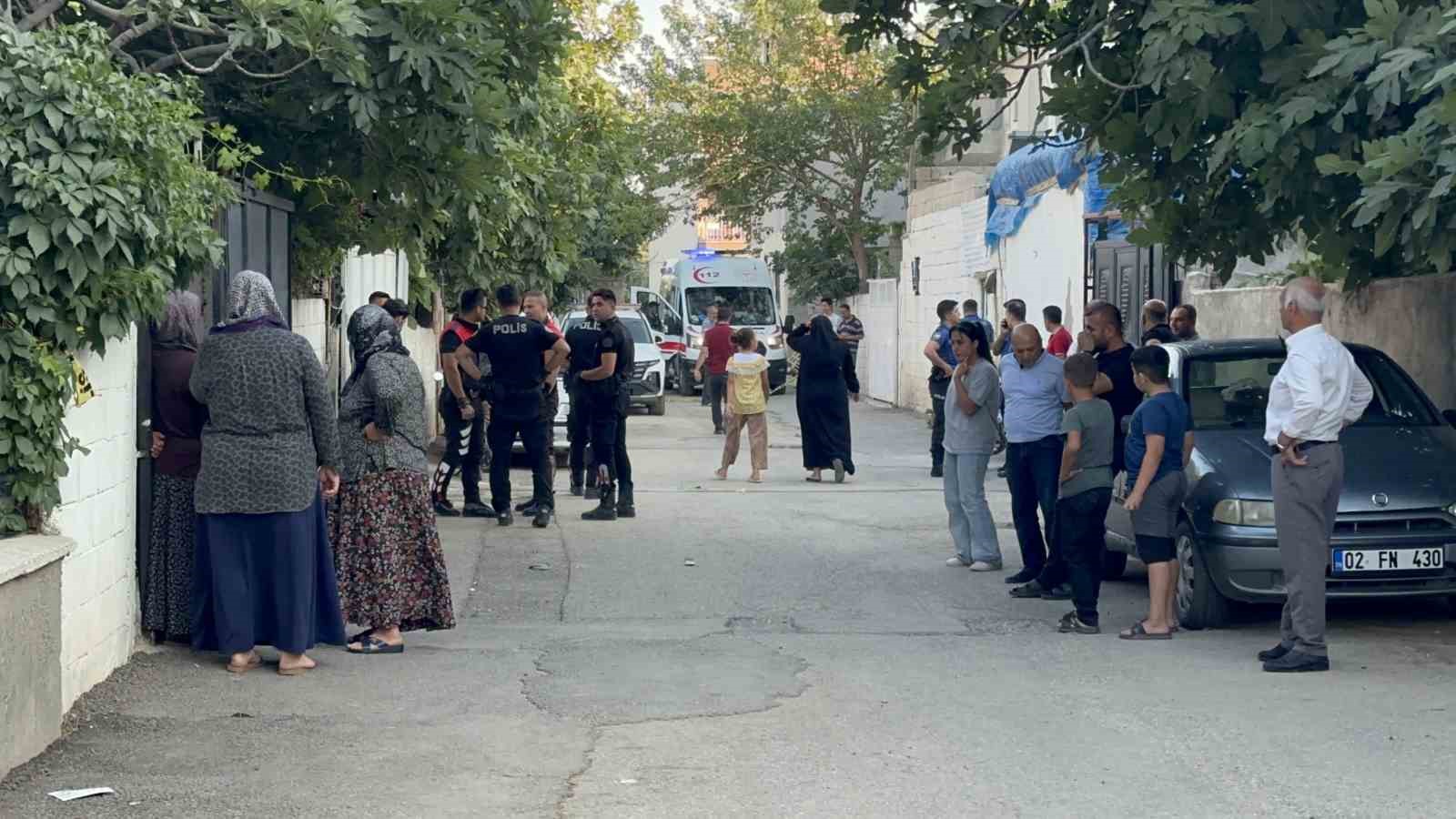 Komşular arasında bıçaklı kavga: 1 ağır yaralı 