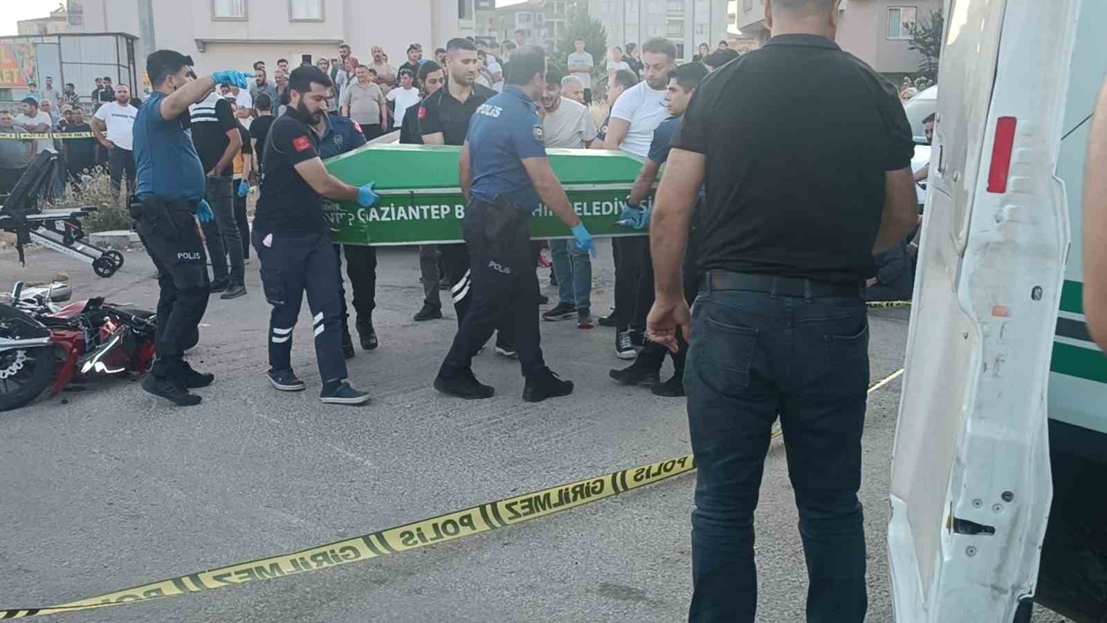 Otomobille çarpışan motosikletin sürücüsü hayatını kaybetti 