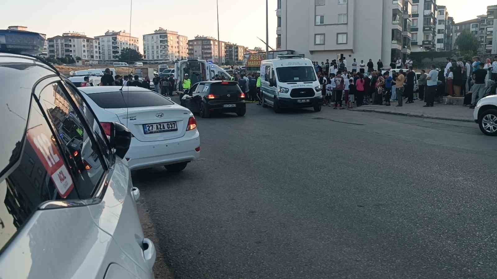 Otomobille çarpışan motosikletin sürücüsü hayatını kaybetti 