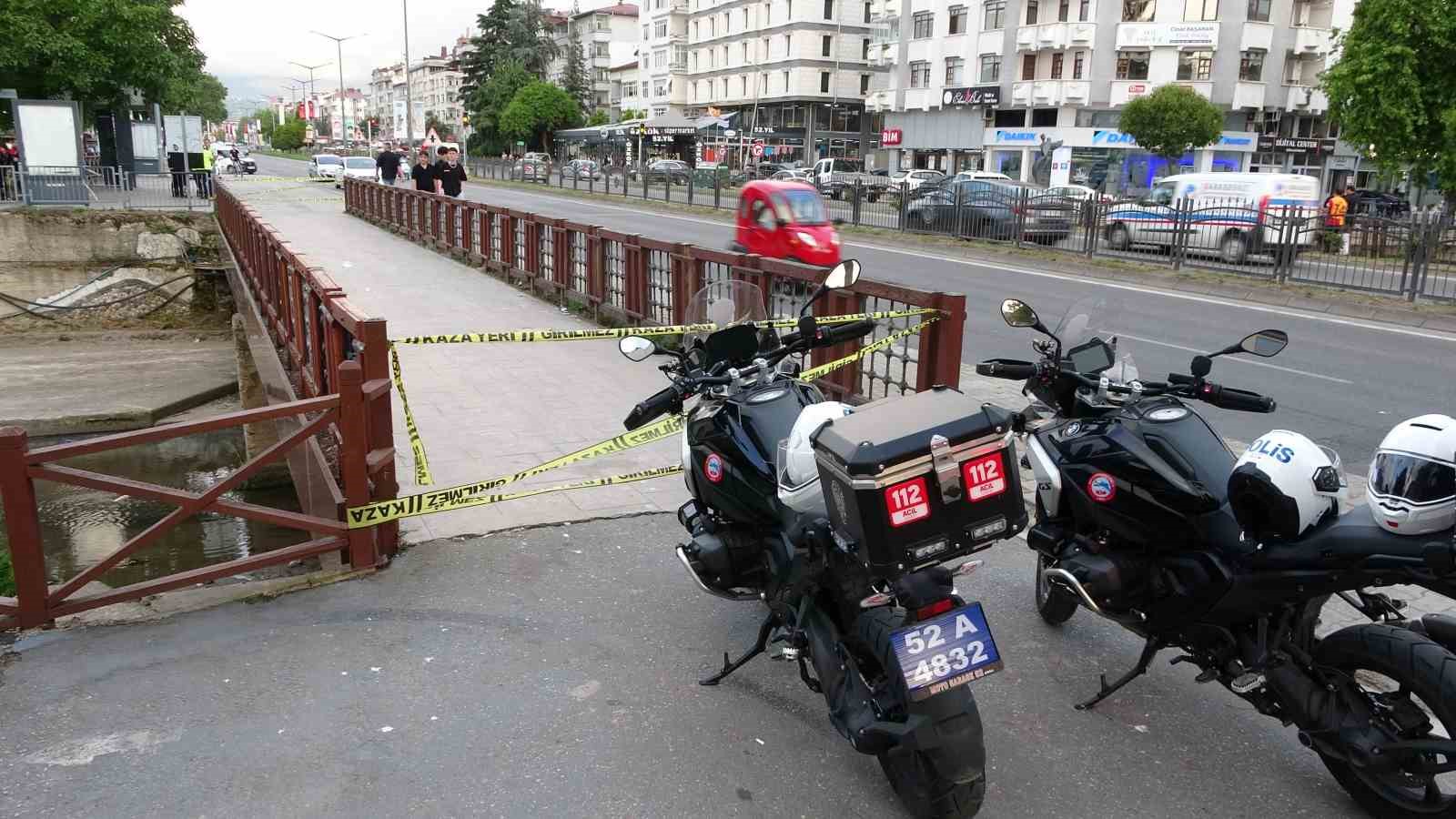 Ordu’da alkollü ve ehliyetsiz motosiklet sürücüsünün çarptığı kadın ağır yaralandı 