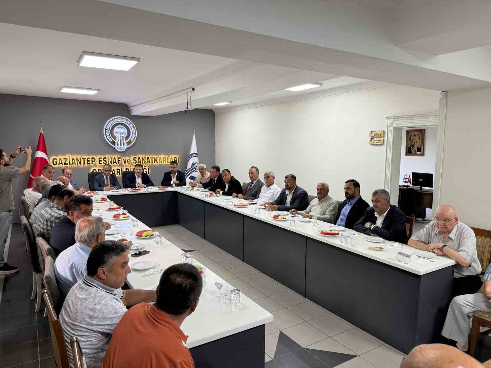 TŞOF Genel Başkanı Mehmet Yiğiner, Gaziantep’te esnaf odası başkanlarıyla buluştu 
