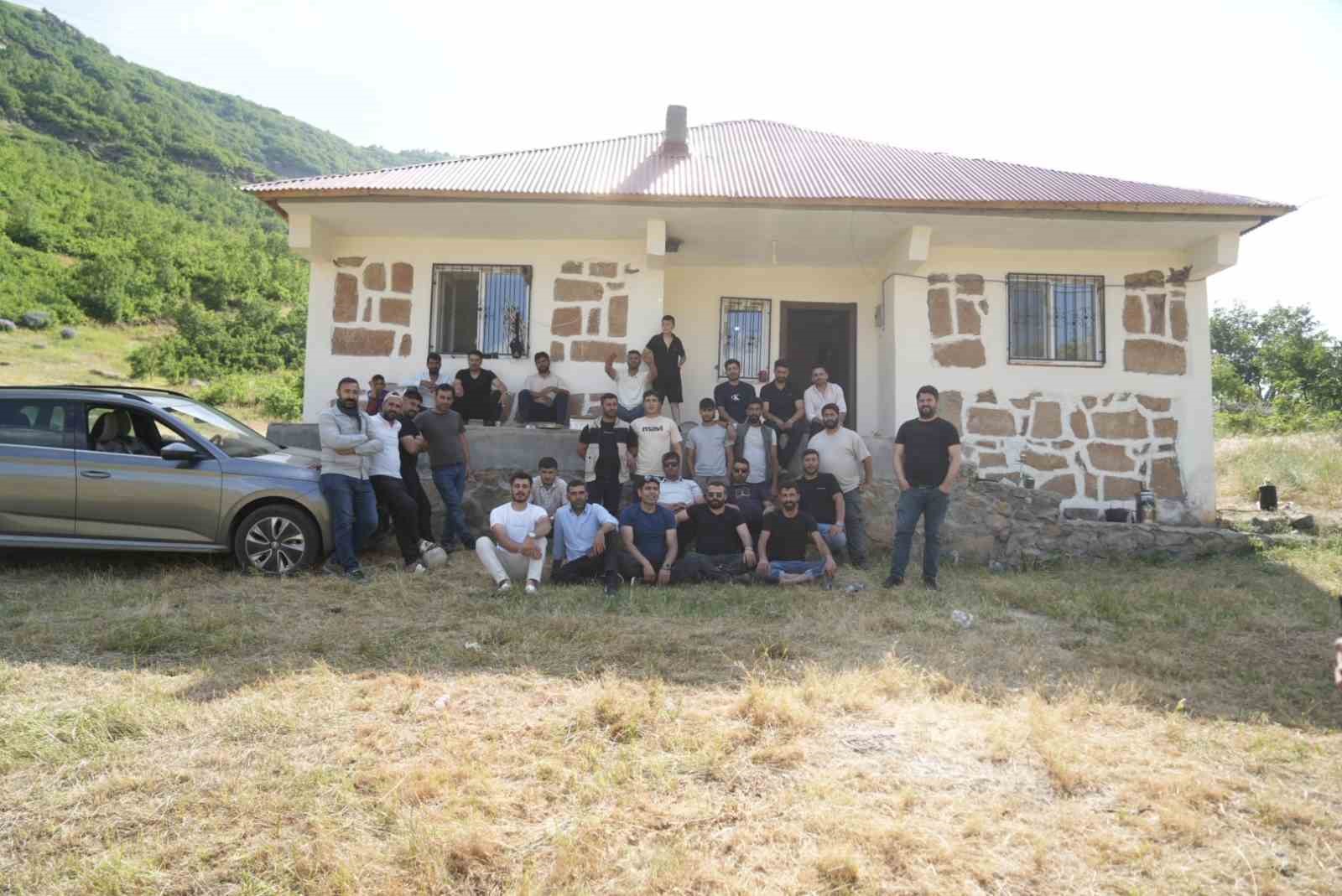 Karabeyli gençler geleneksel piknikte buluştu