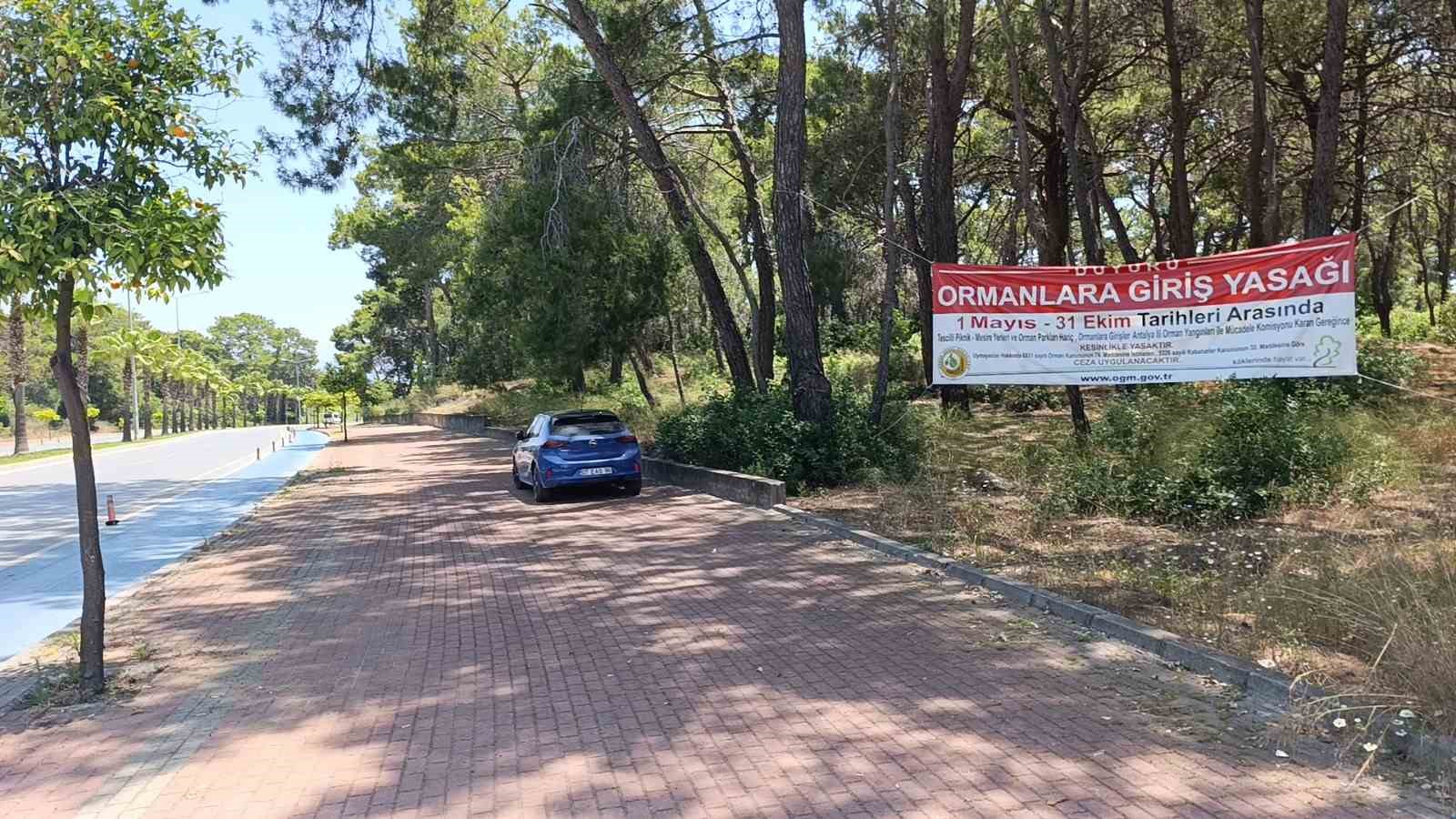 Manavgat’ta çalılık yangını büyümeden söndürüldü 