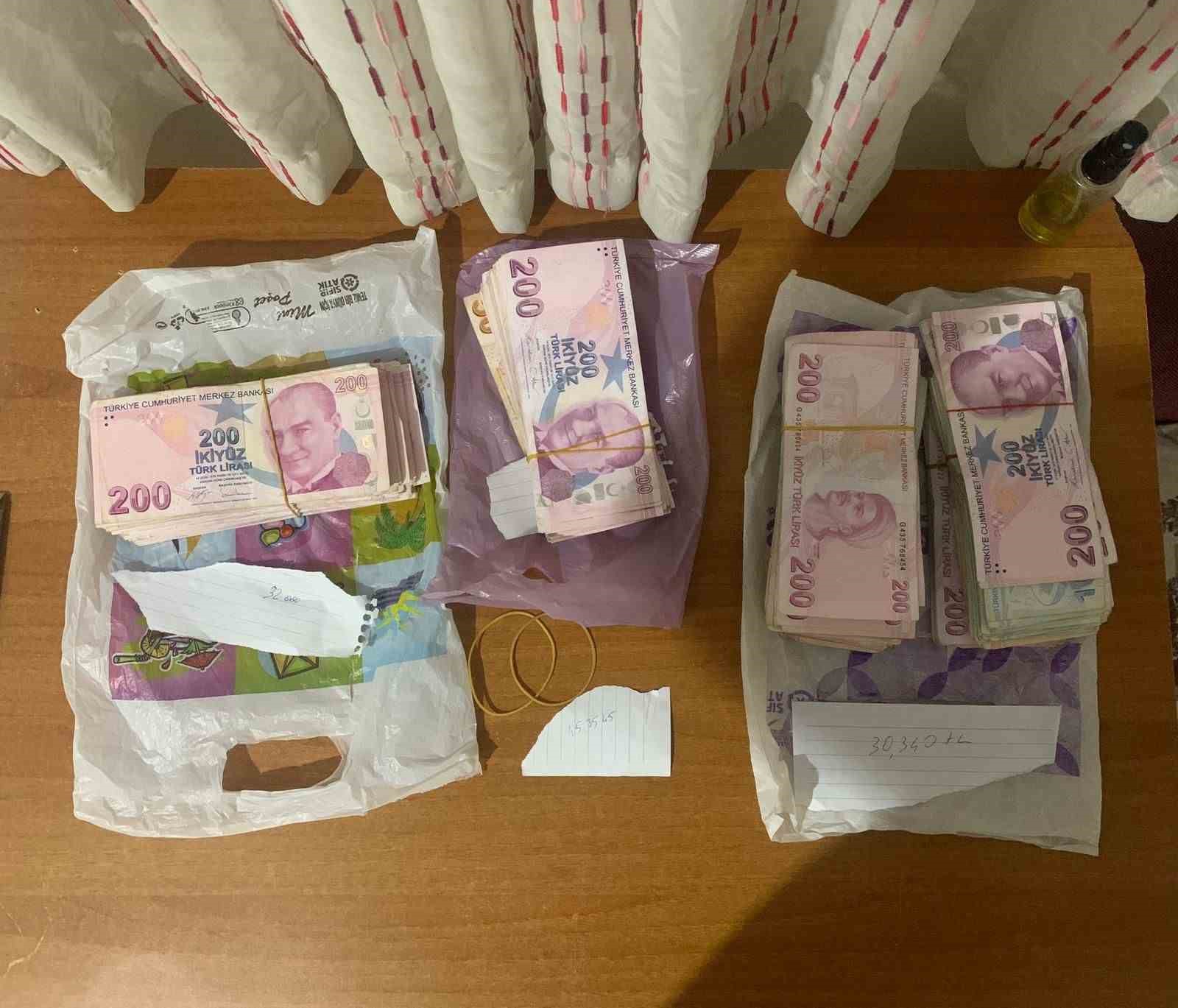 İzmir’de FETÖ/PDY’ye hücre evleri operasyonu: 40 gözaltı 