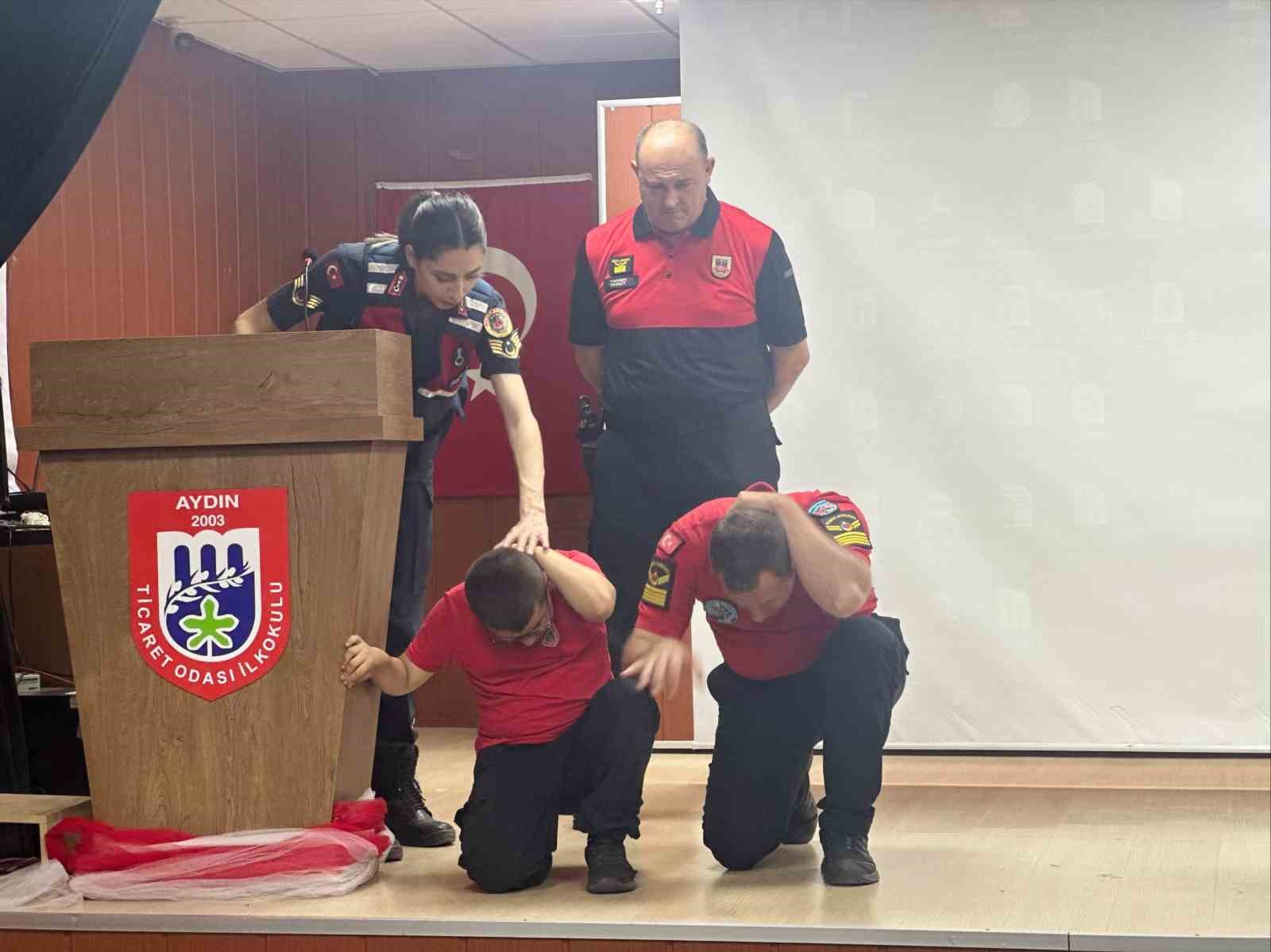 Öğrencilere jandarma mesleği tanıtıldı 