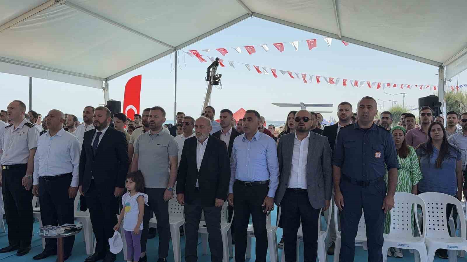 Arnavutköy Karaburun Sahili mavi bayrağa kavuştu 