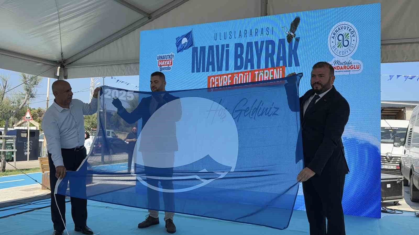 Arnavutköy Karaburun Sahili mavi bayrağa kavuştu 