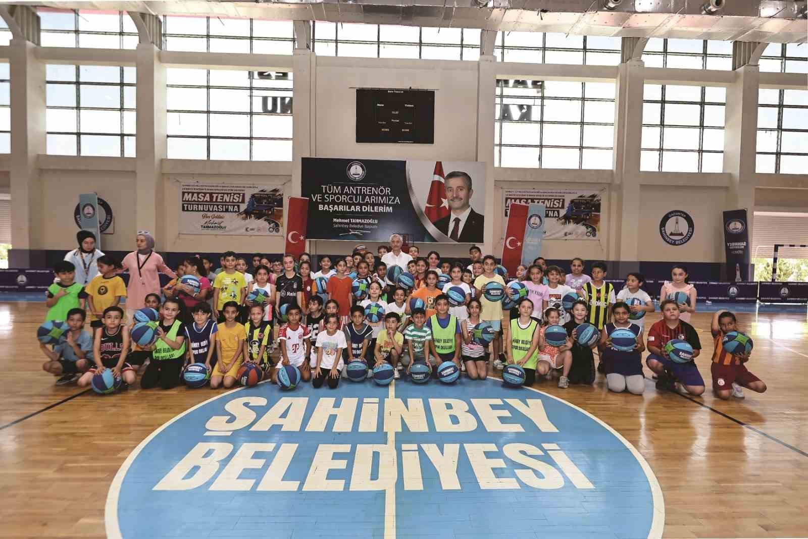 Şahinbey Belediyesi yaz spor okulları başladı 