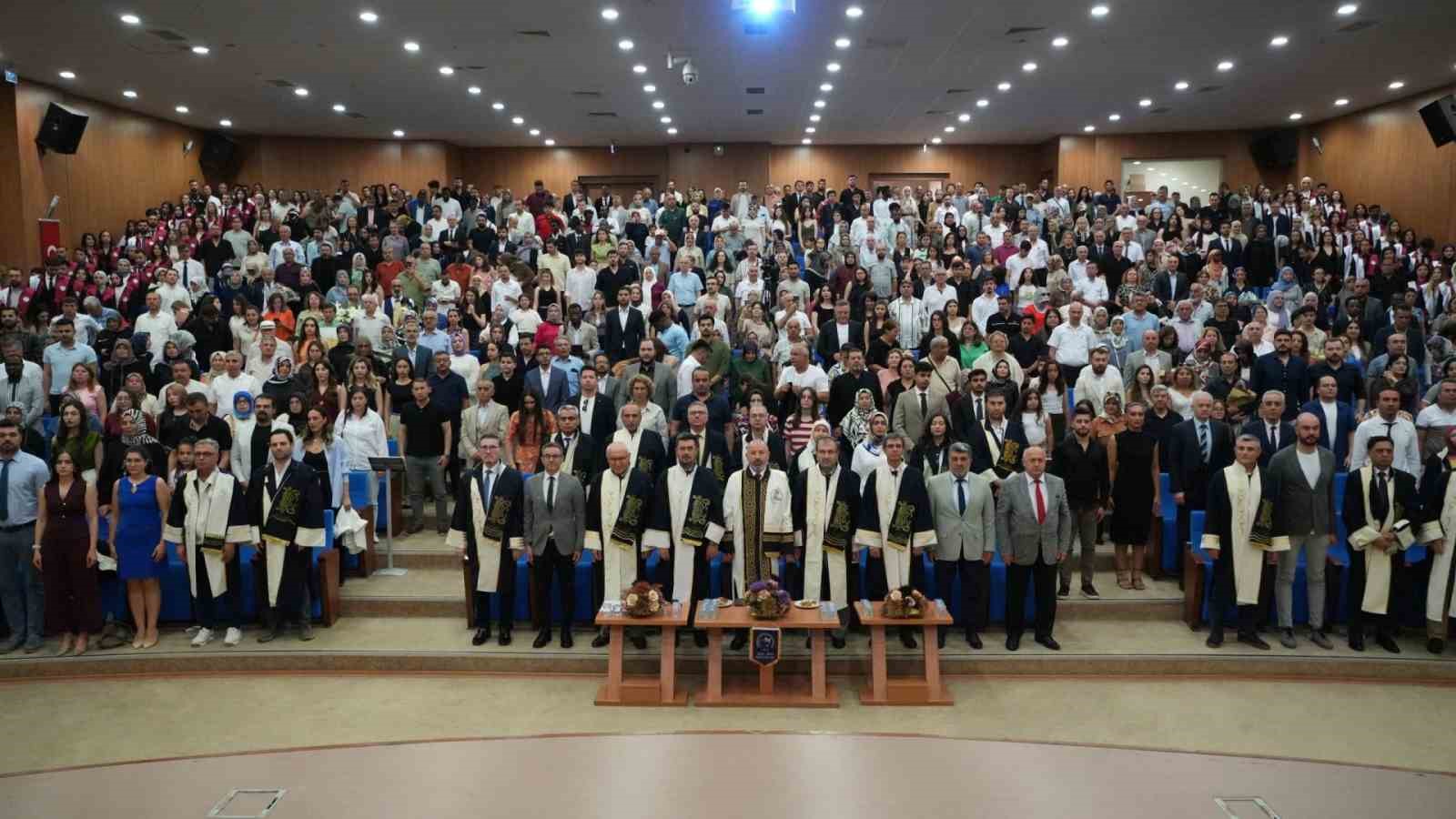 KBÜ Tıp Fakültesi Mezunları hekimliğe ilk adımını attı 