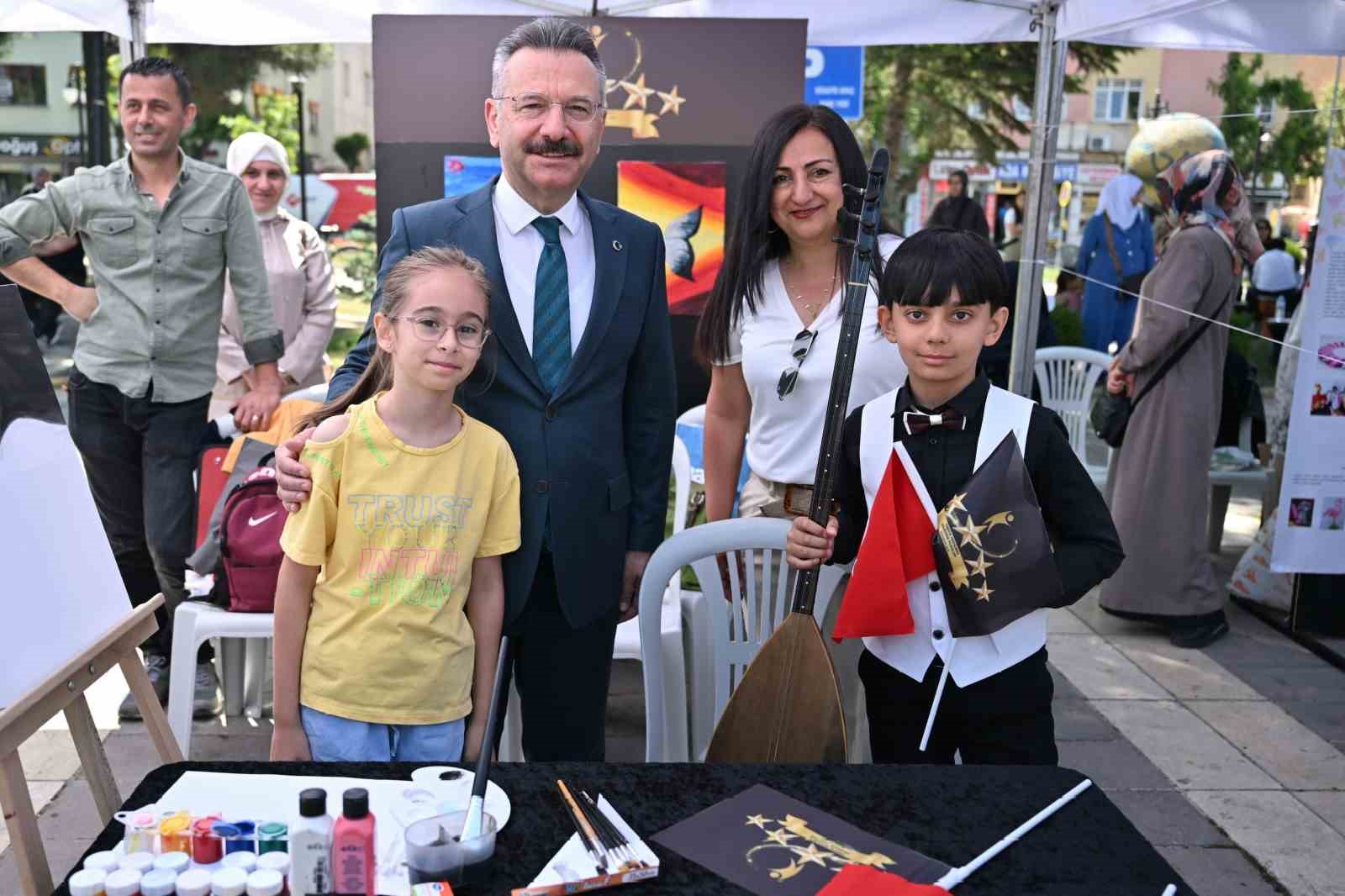 ’Türkiye Yüzyılında Geleceğin Yıldızları’ yıl sonu şenliği düzenlendi 