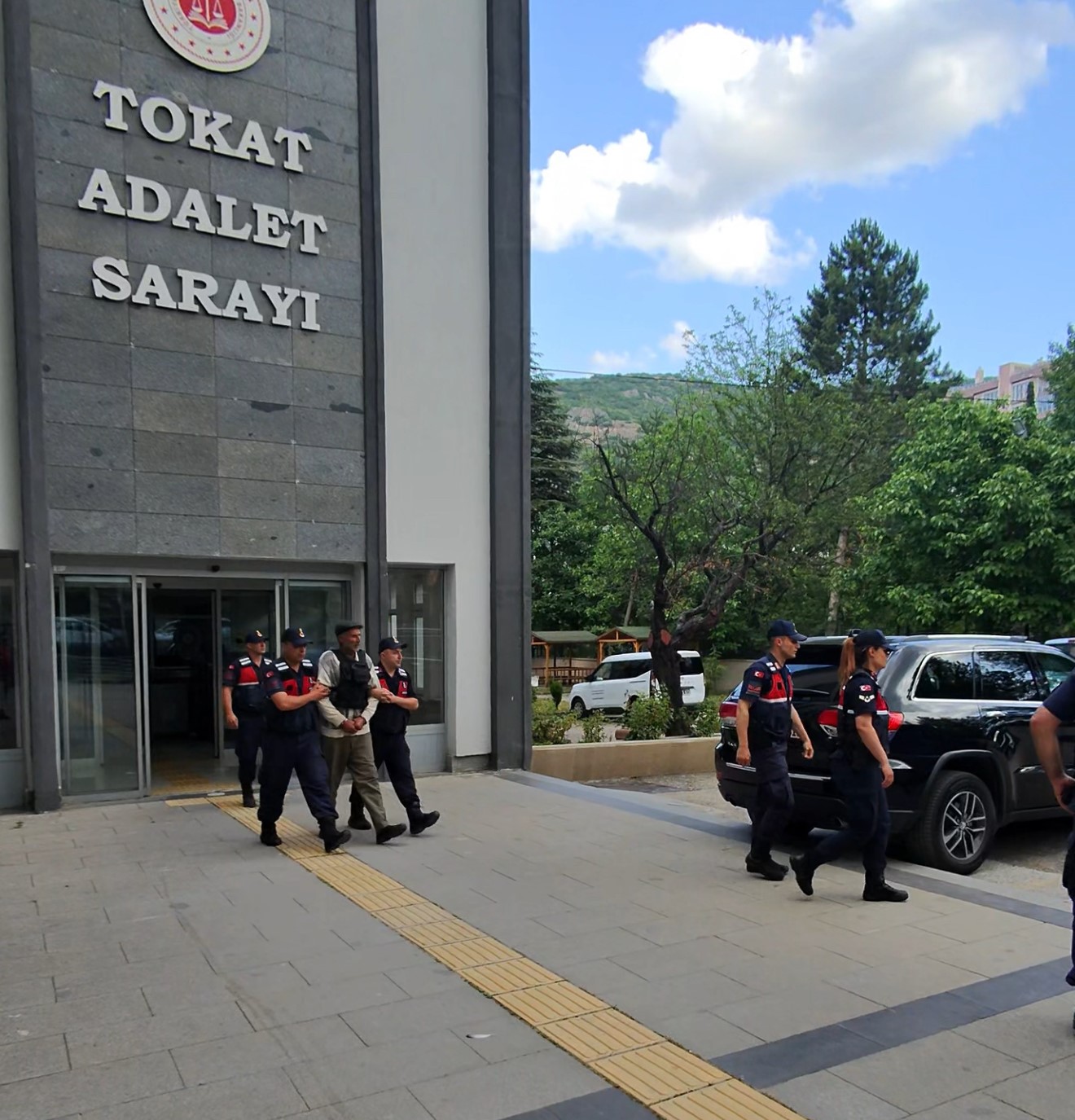 Miras kavgasında yengesini öldüren zanlı tutuklandı 