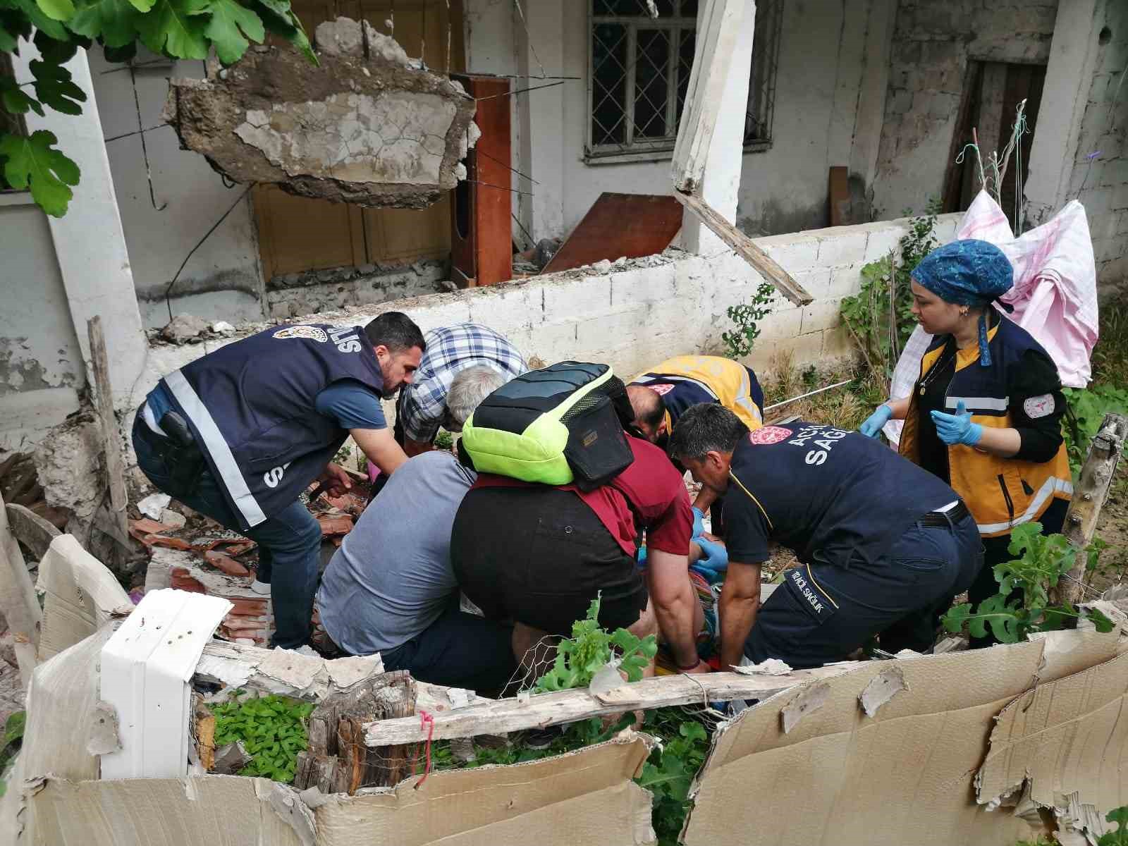 Niksar’da evin balkonu çöktü, 1 kişi yaralandı 