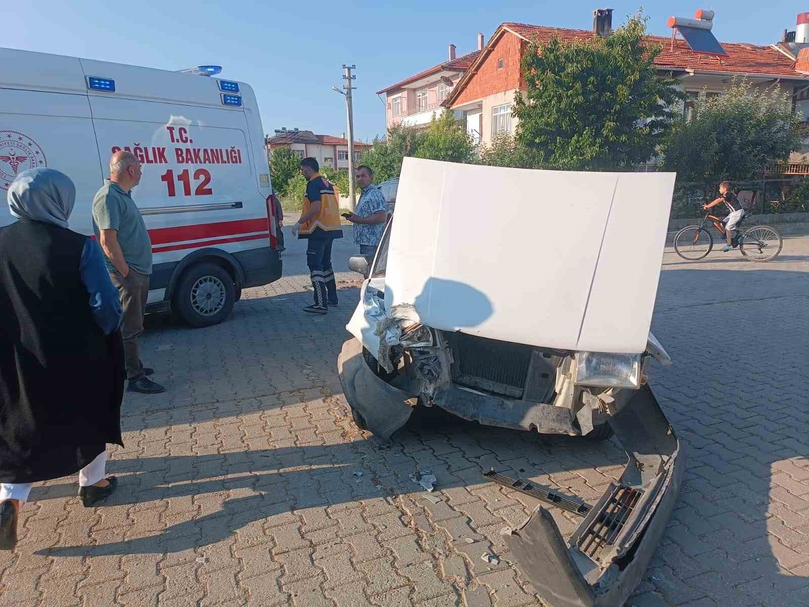 Kastamonu’da iki ayrı trafik kazasında 3 kişi yaralandı 