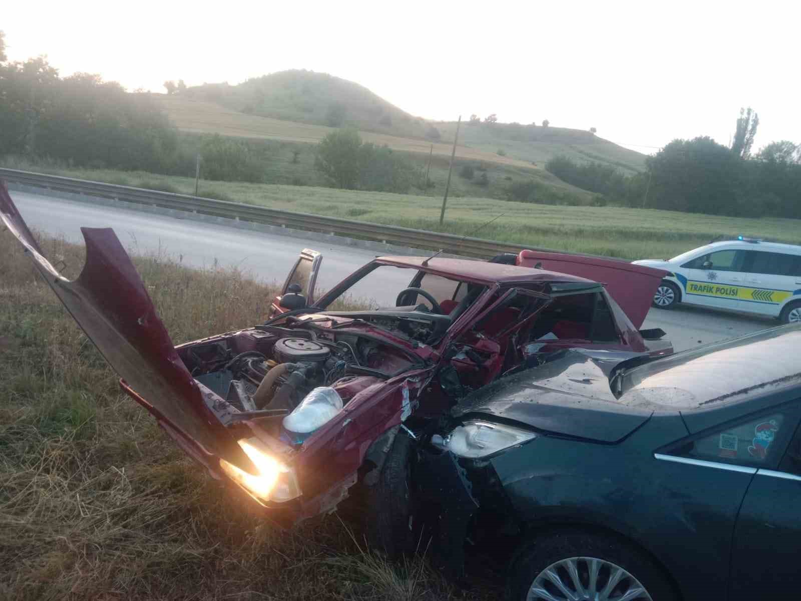 Kastamonu’da iki ayrı trafik kazasında 3 kişi yaralandı 