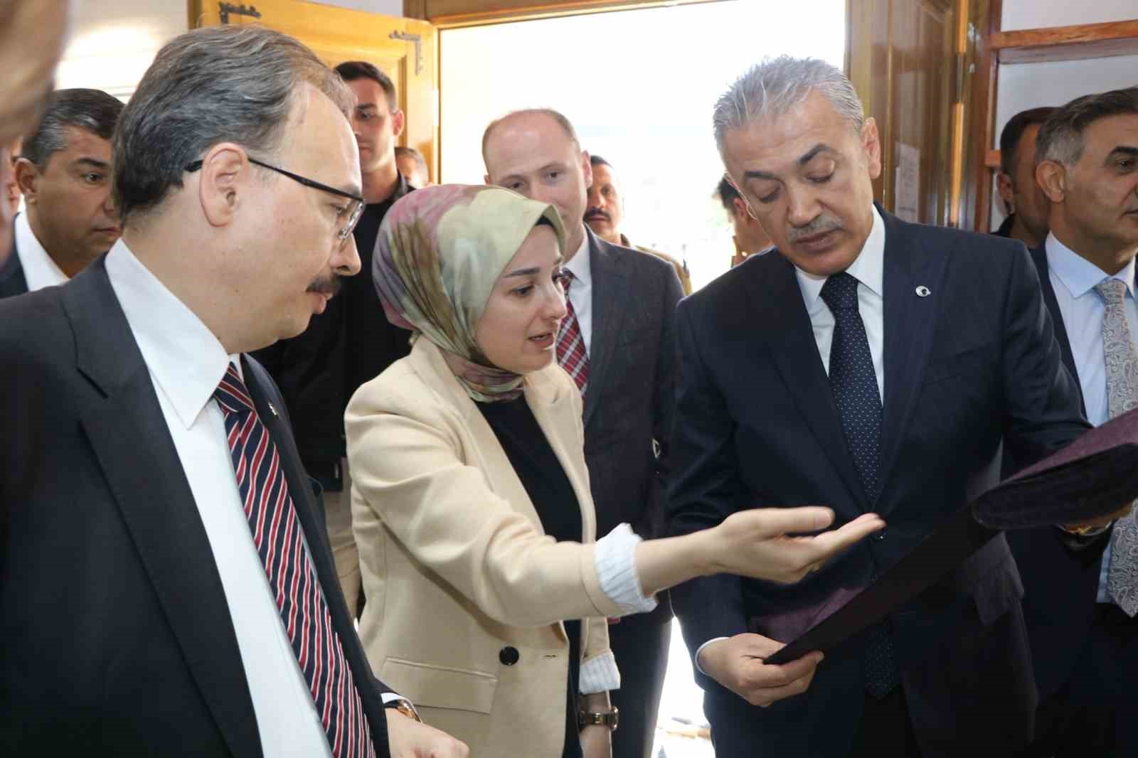 Valiler Siirt’te kültürel ziyaretlerde bulundu 