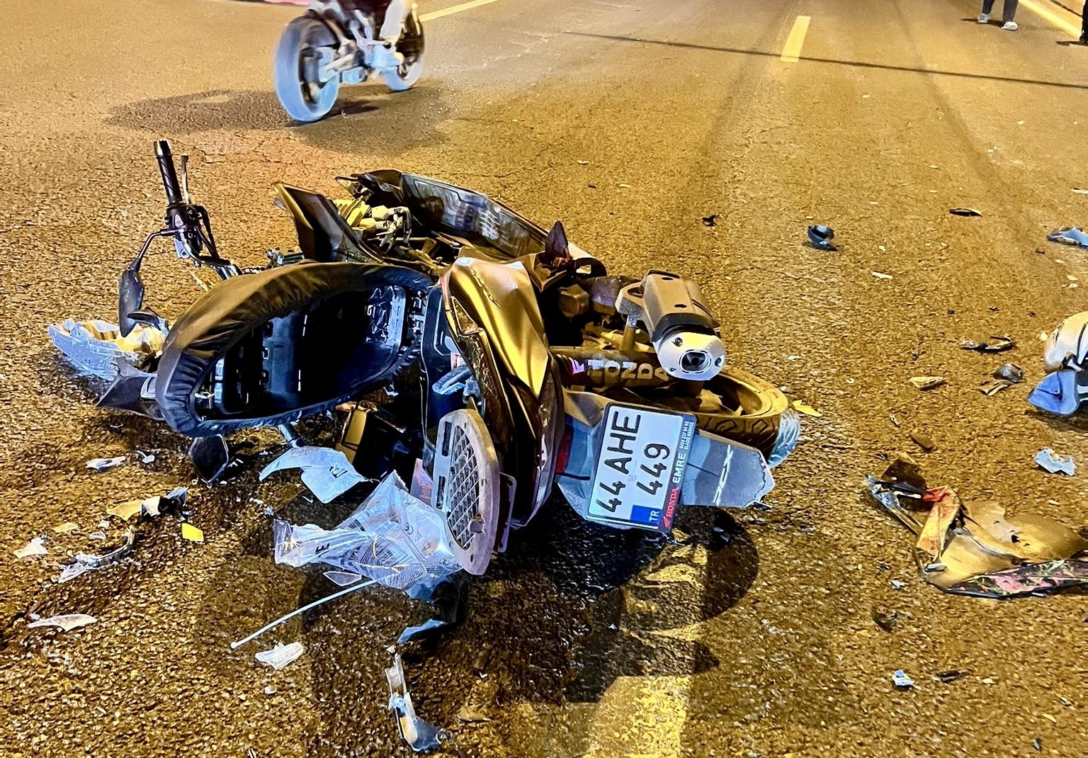 Malatya-Elazığ yolunda motosiklet traktör römorkuna çarptı: 1 yaralı 