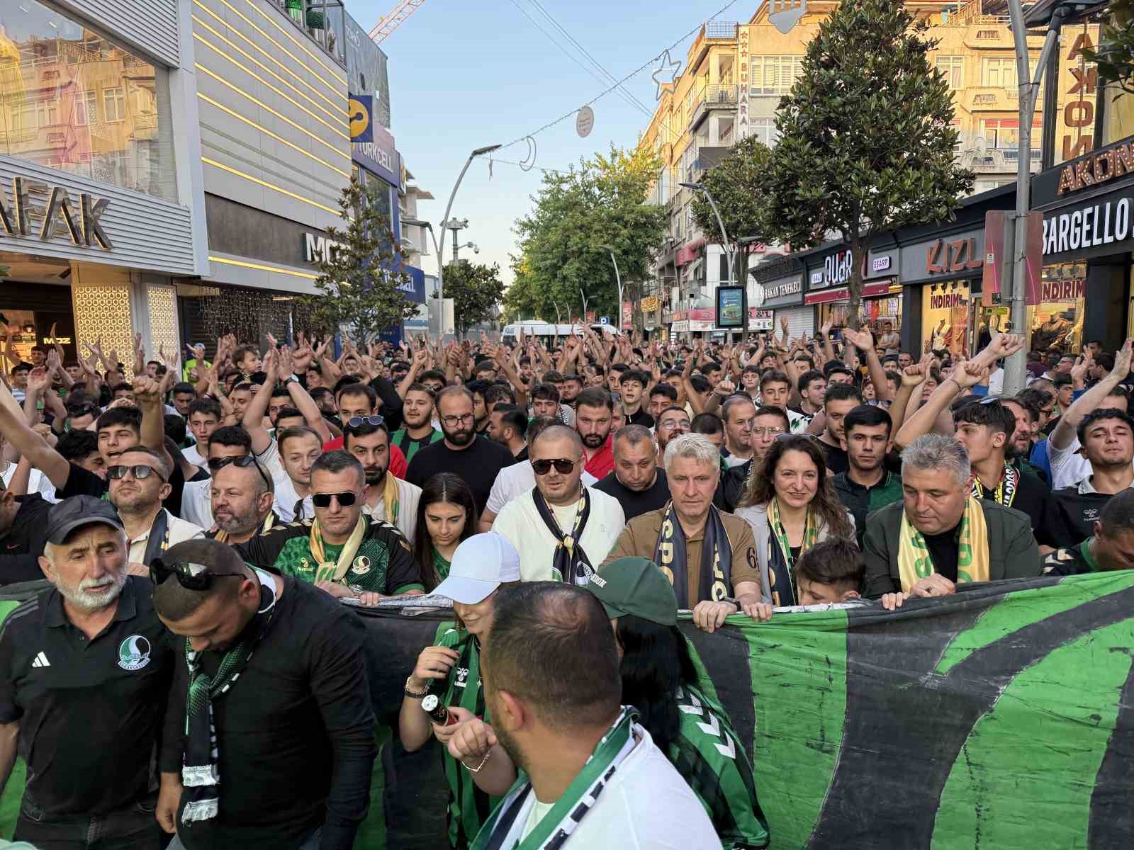 Sakaryaspor’un 60. yılı görsel şölene dönüştü 