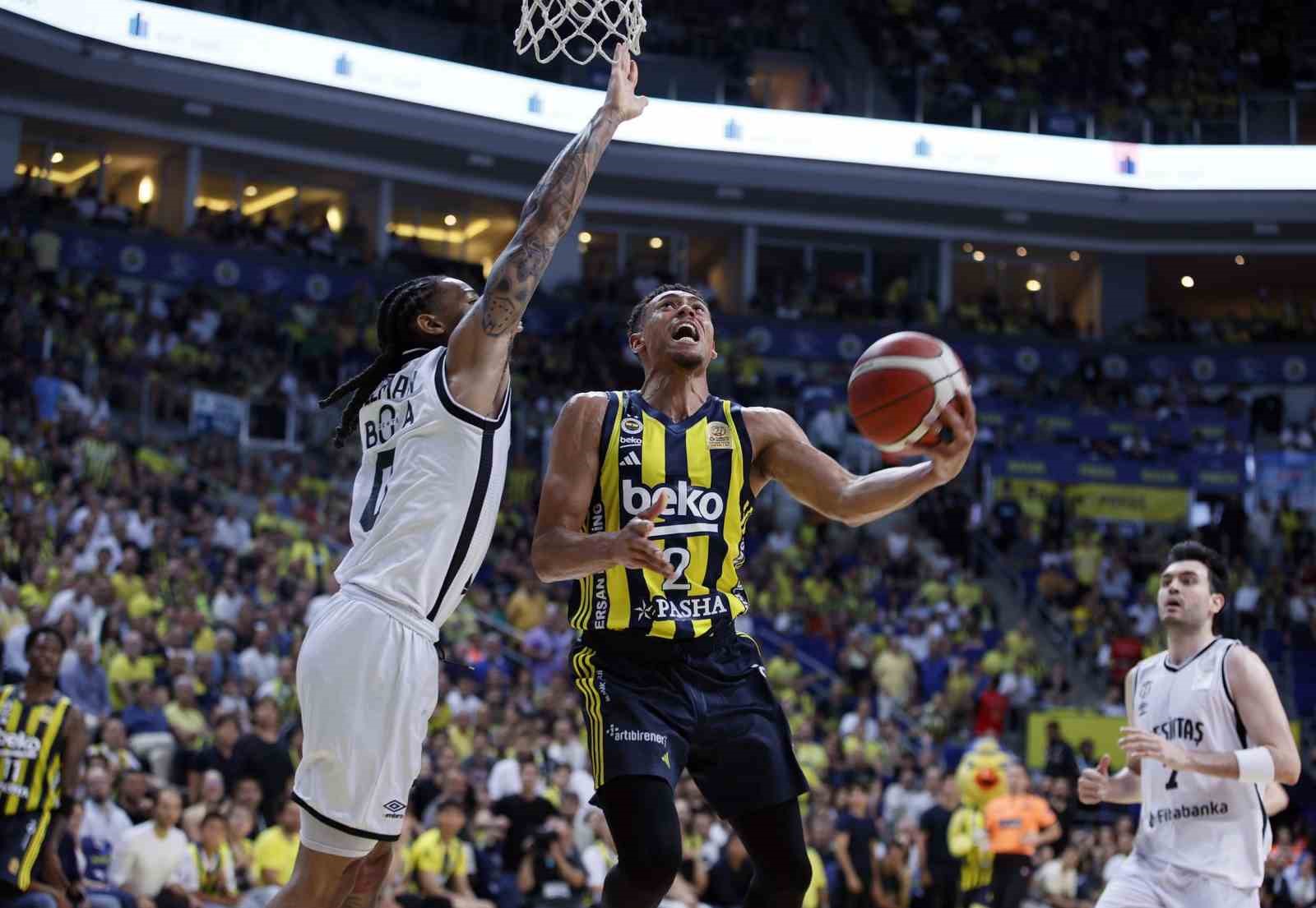 Fenerbahçe, final serisinde 1-0 öne geçti 