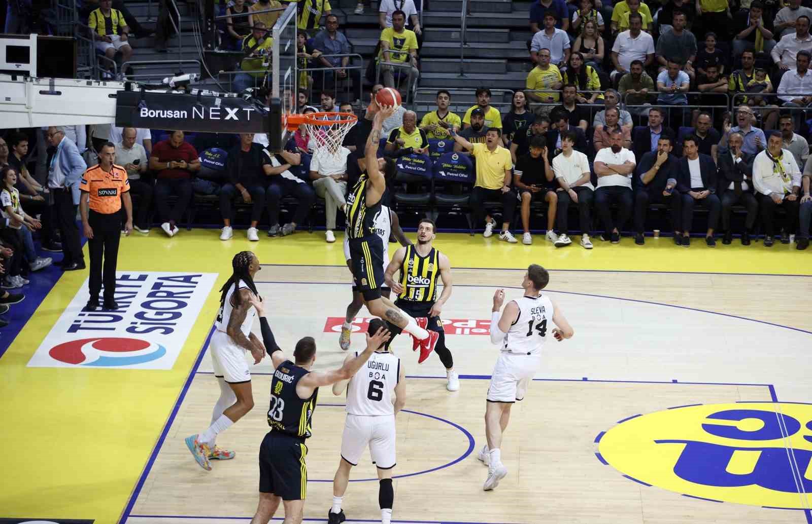 Fenerbahçe, final serisinde 1-0 öne geçti 