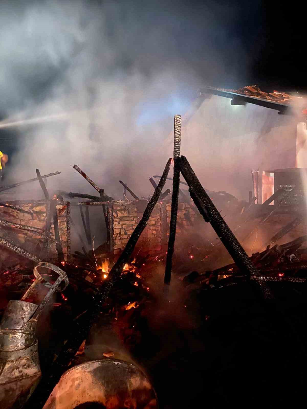 Çorum’da samanlık yangını 
