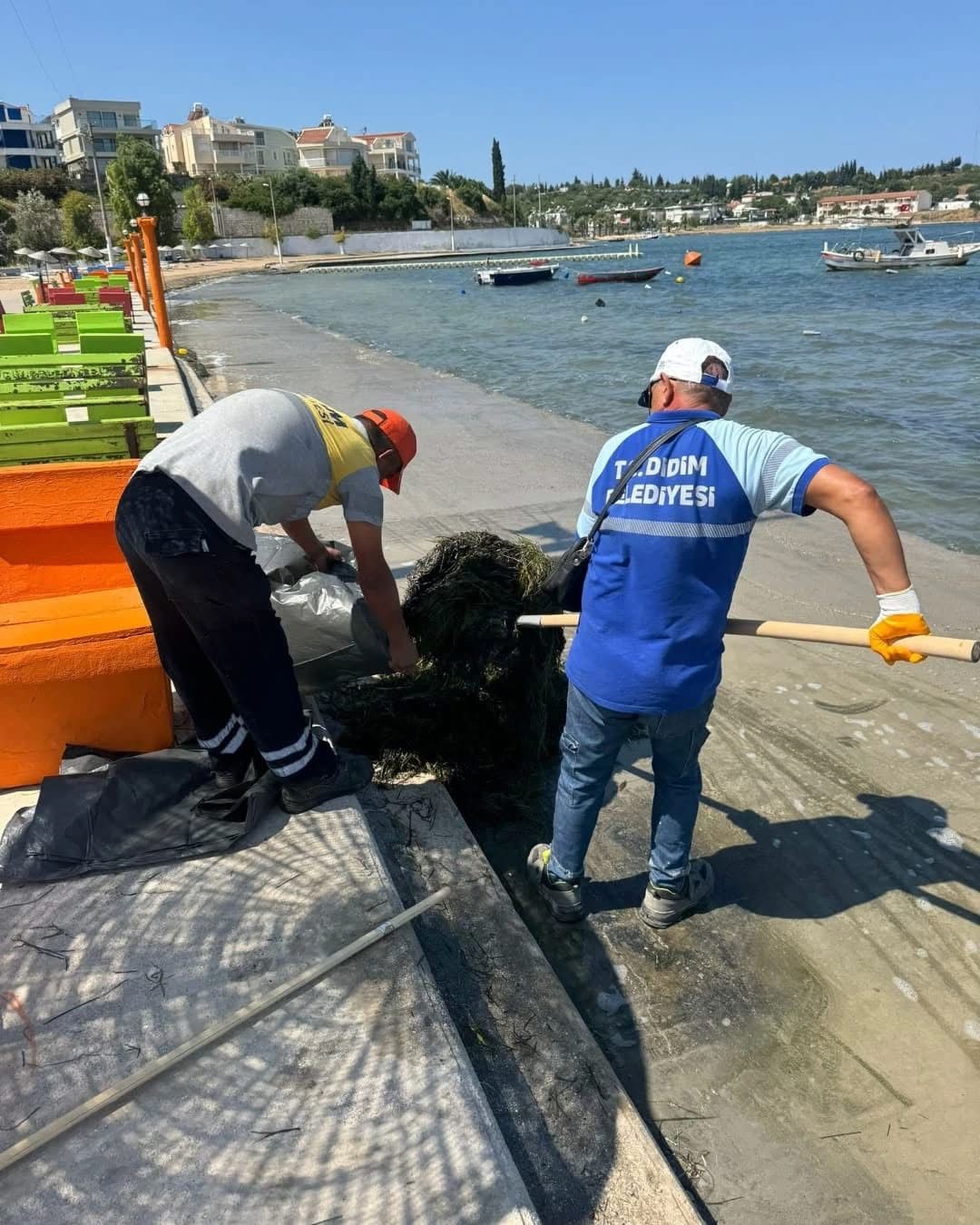 Didim Belediyesi Mavişehir Sahili’ni temizledi 