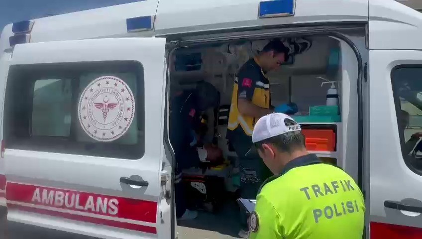 İznik’te otomobil ile motosiklet çarpıştı: 1 yaralı 